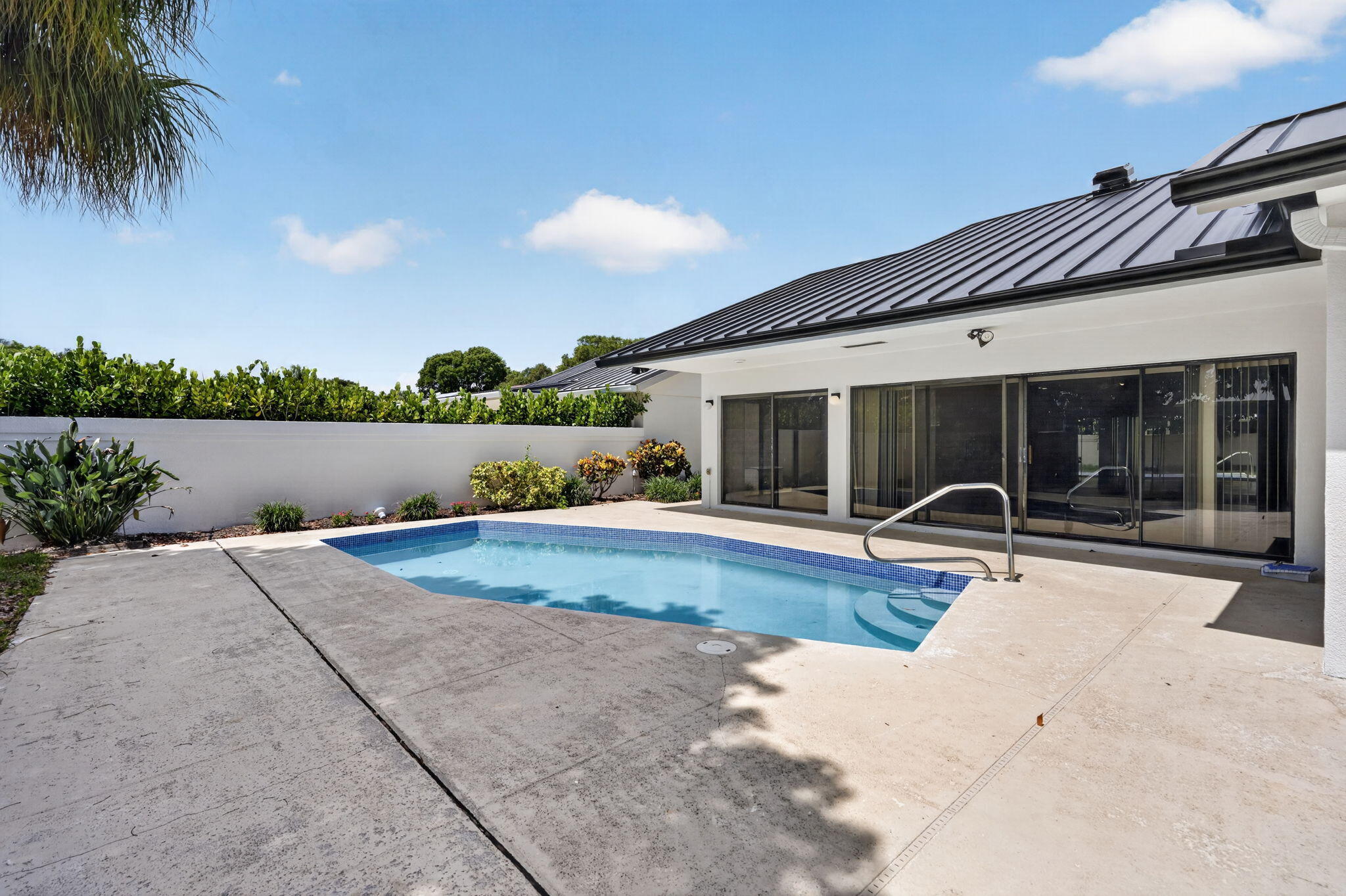 RIVER - Residential Lease