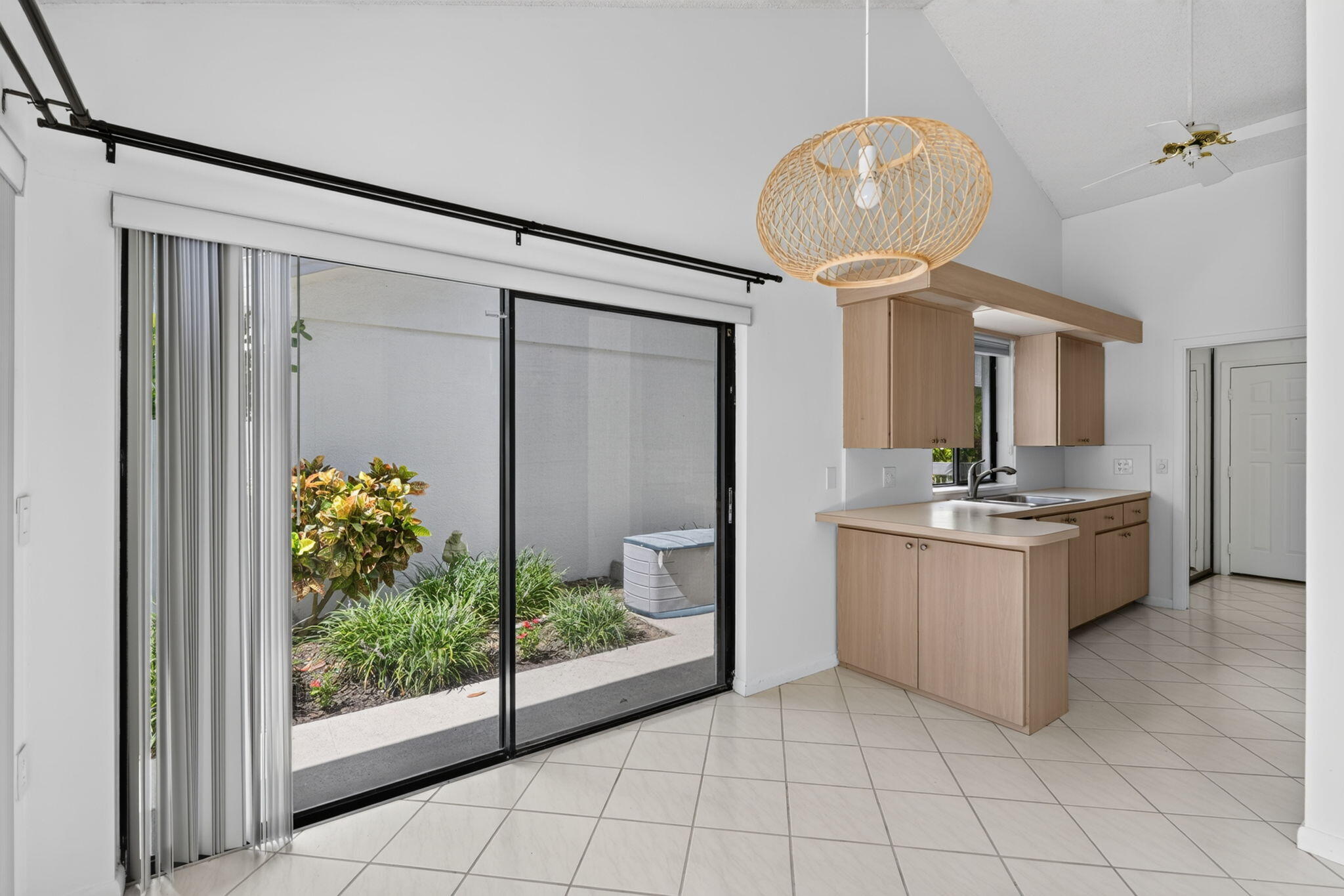 RIVER - Residential Lease
