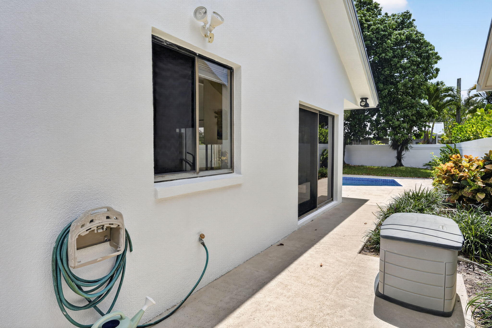 RIVER - Residential Lease