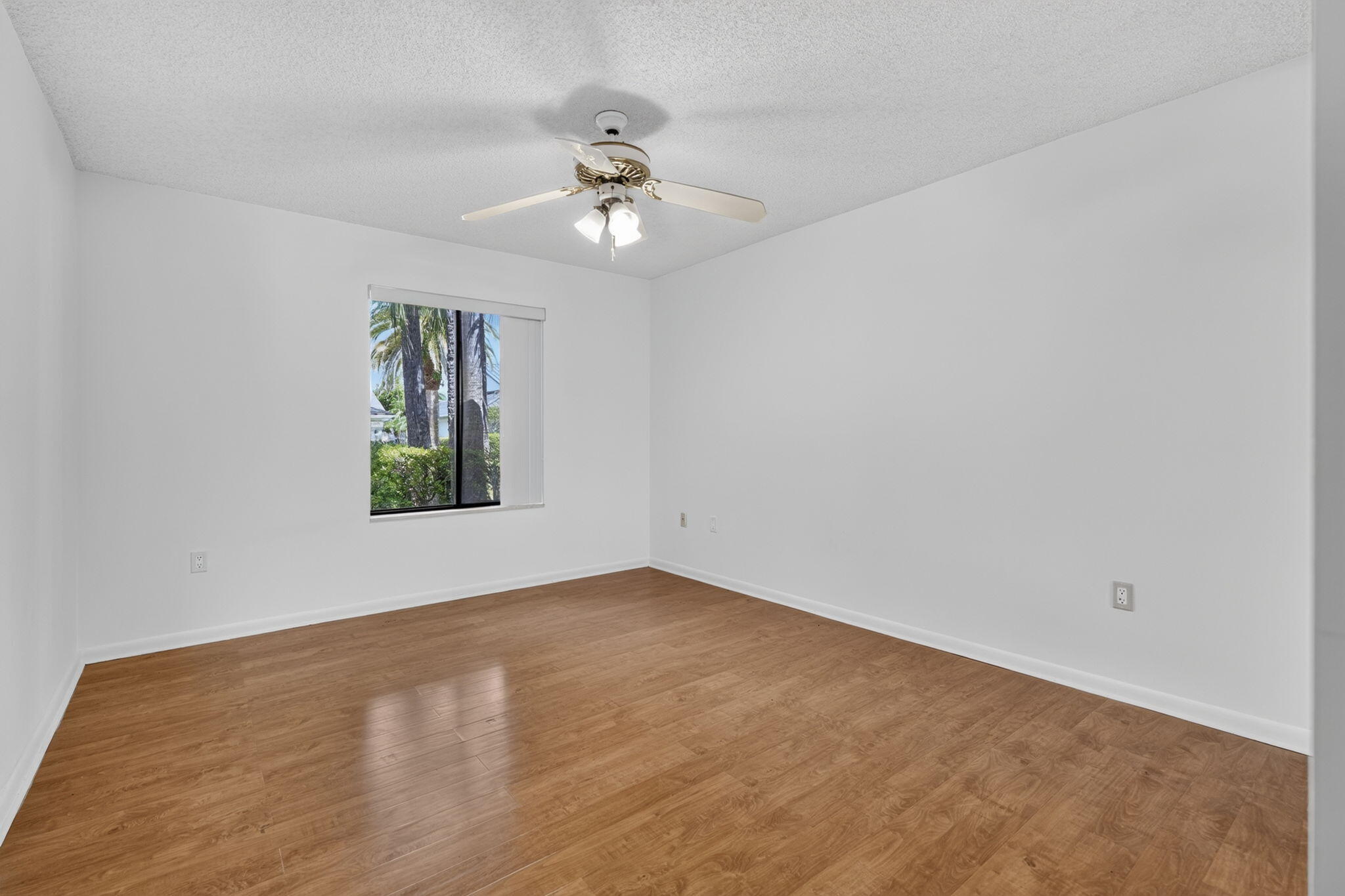 RIVER - Residential Lease