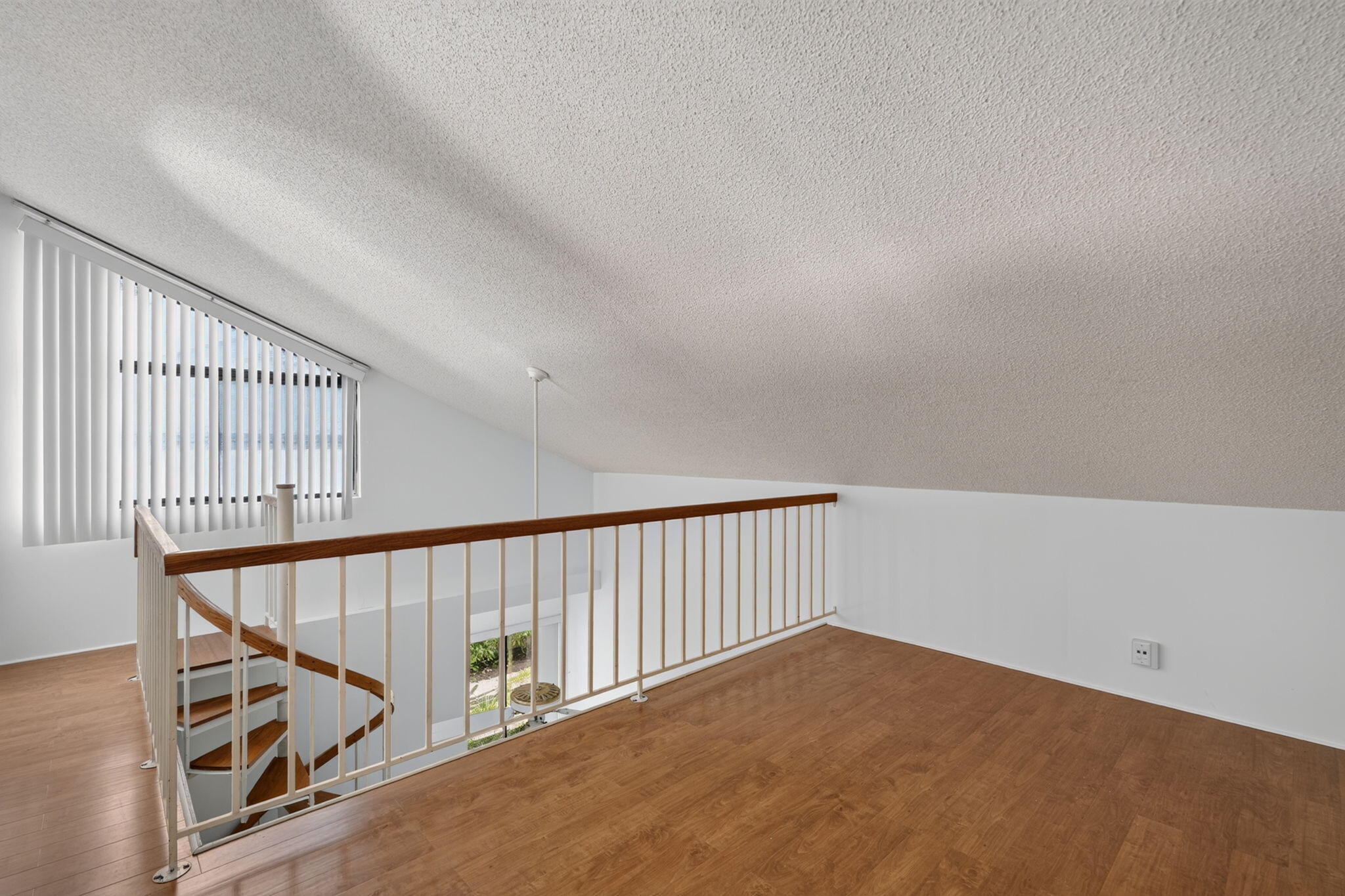 RIVER - Residential Lease