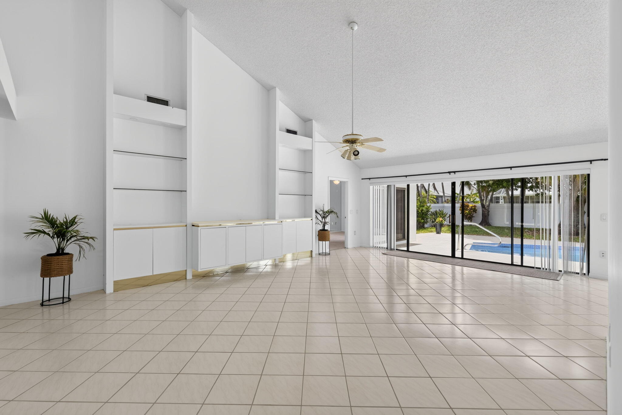 RIVER - Residential Lease