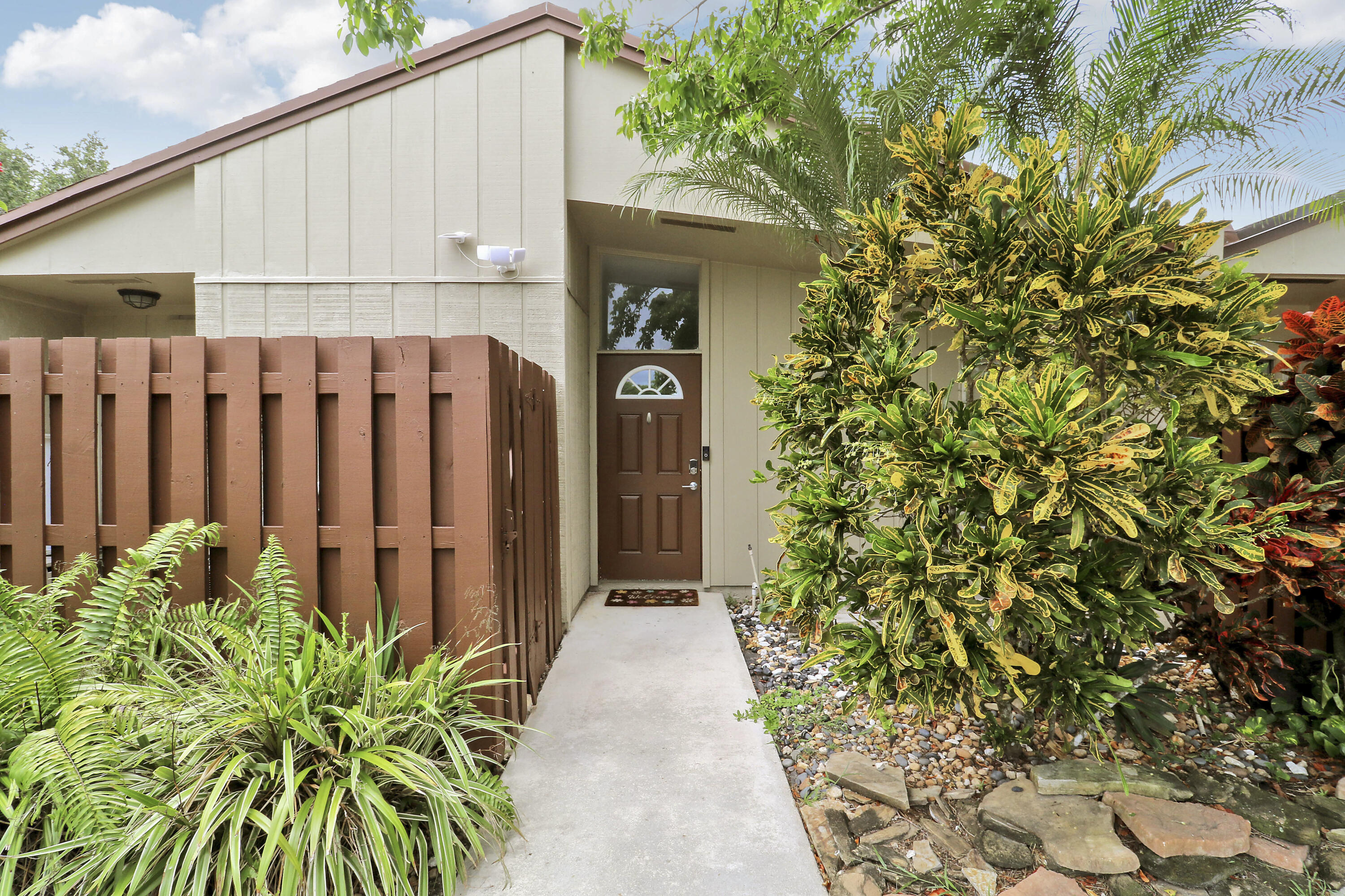 TIMBERWALK SEC 1 - Residential Lease