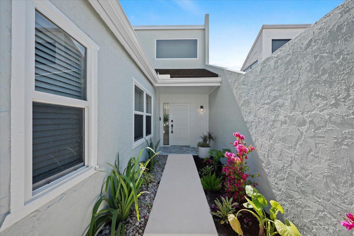 GREENS CAY OF JONATHANS LANDING - Residential