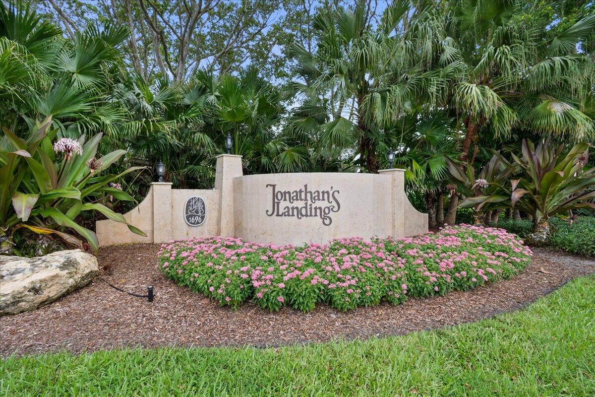 GREENS CAY OF JONATHANS LANDING - Residential