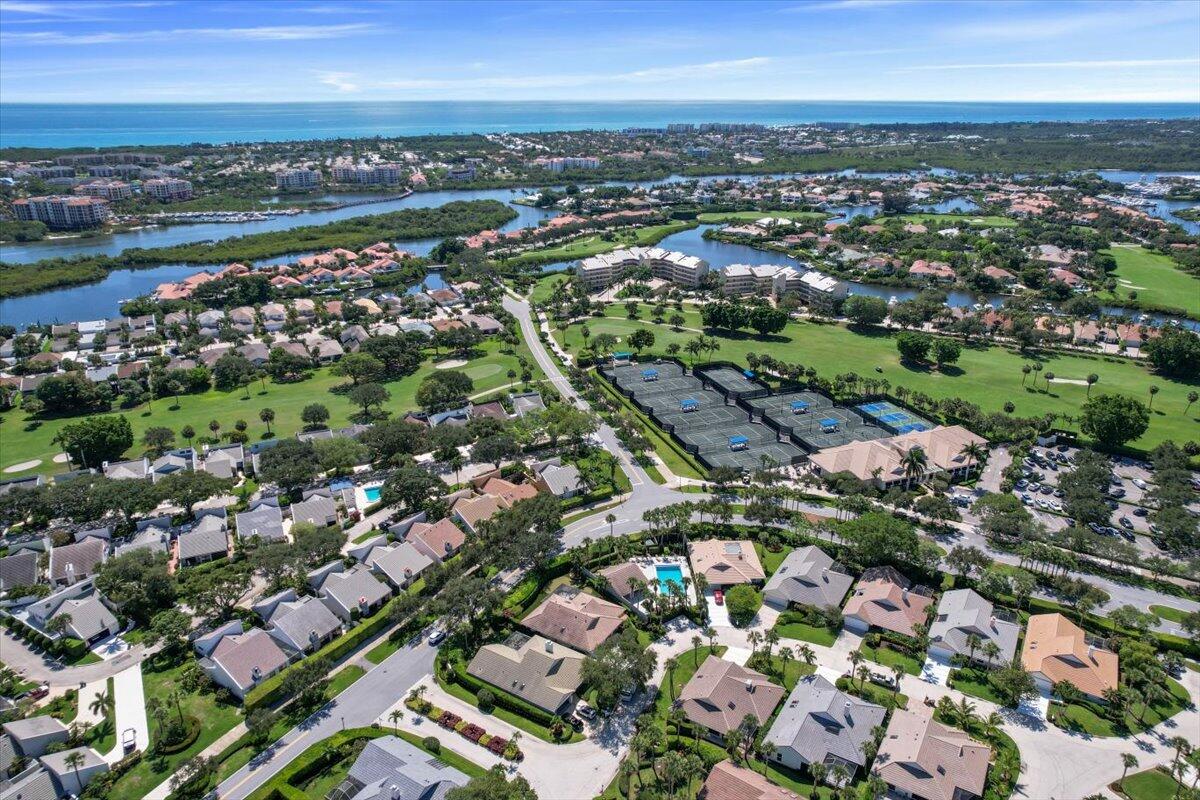 GREENS CAY OF JONATHANS LANDING - Residential