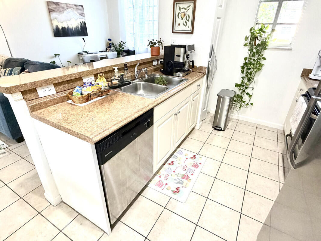 MARSH HARBOUR - Residential