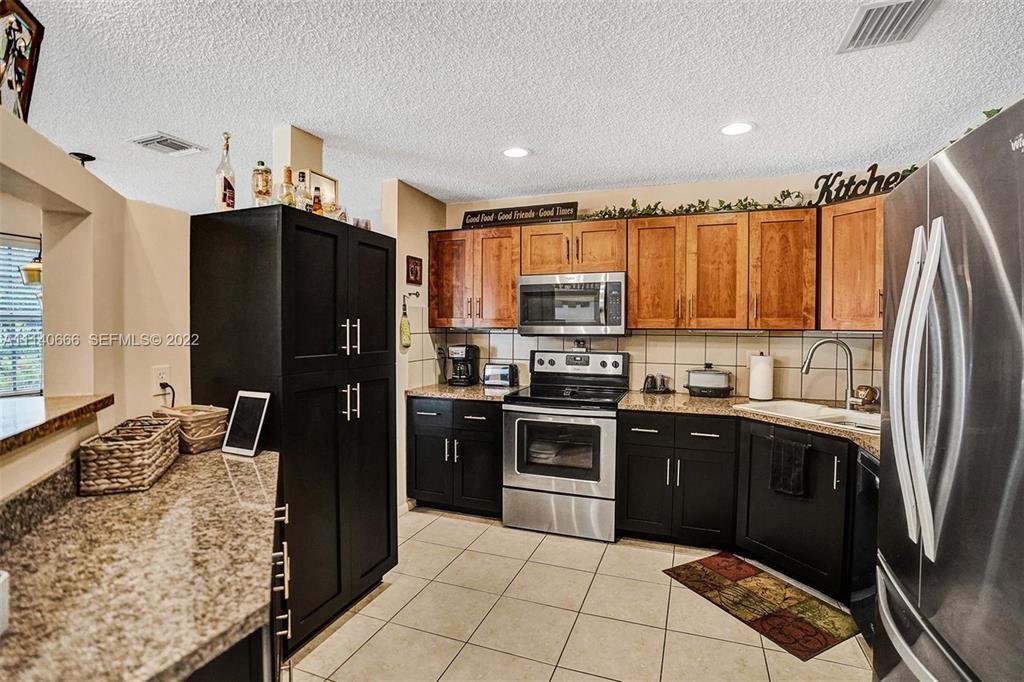 CORAL SUN TOWNHOMES CONDO - Residential