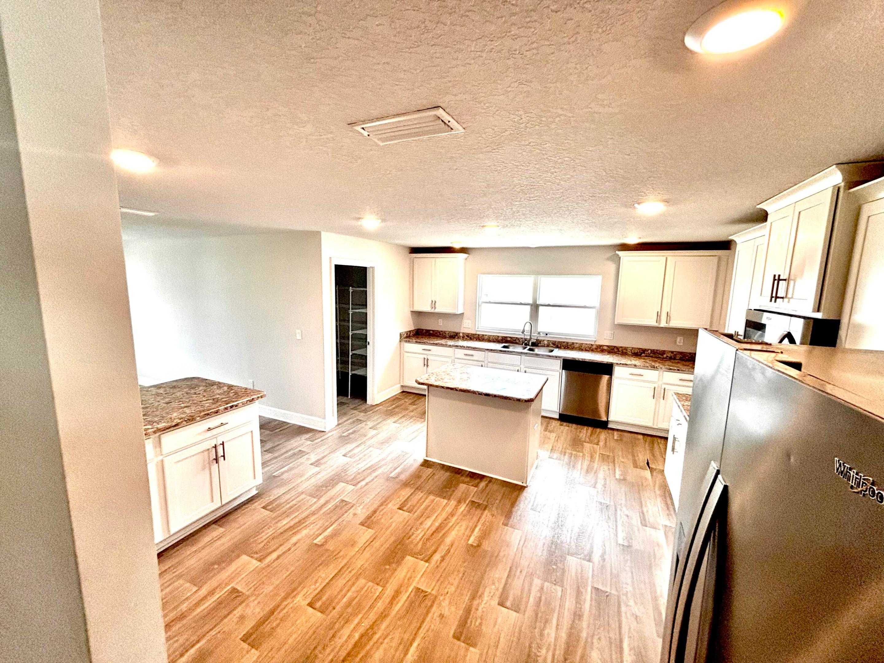 PORT ST LUCIE SECTION 33 - Residential Lease