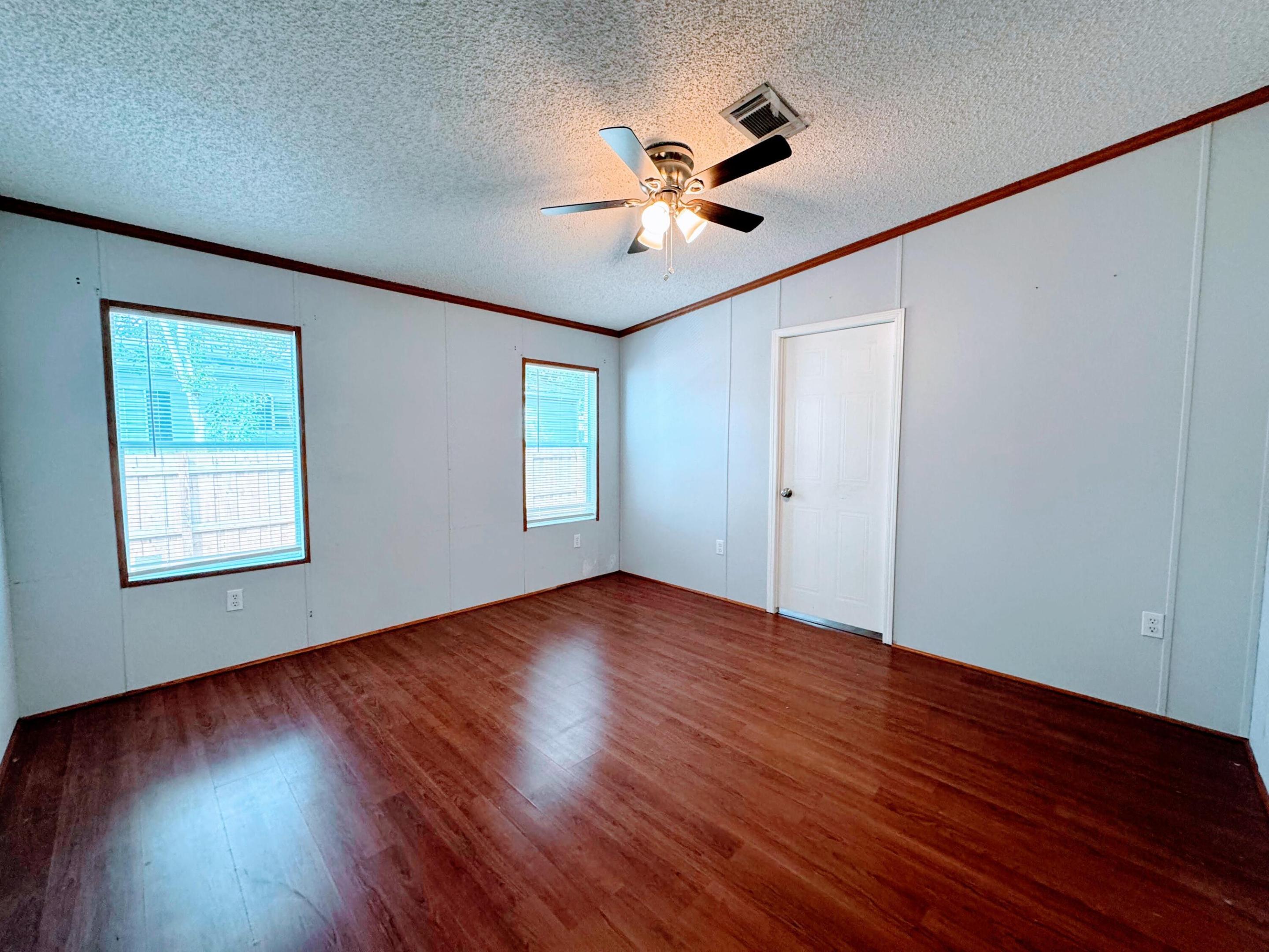 WATERGATE MOBILE HOME - Residential