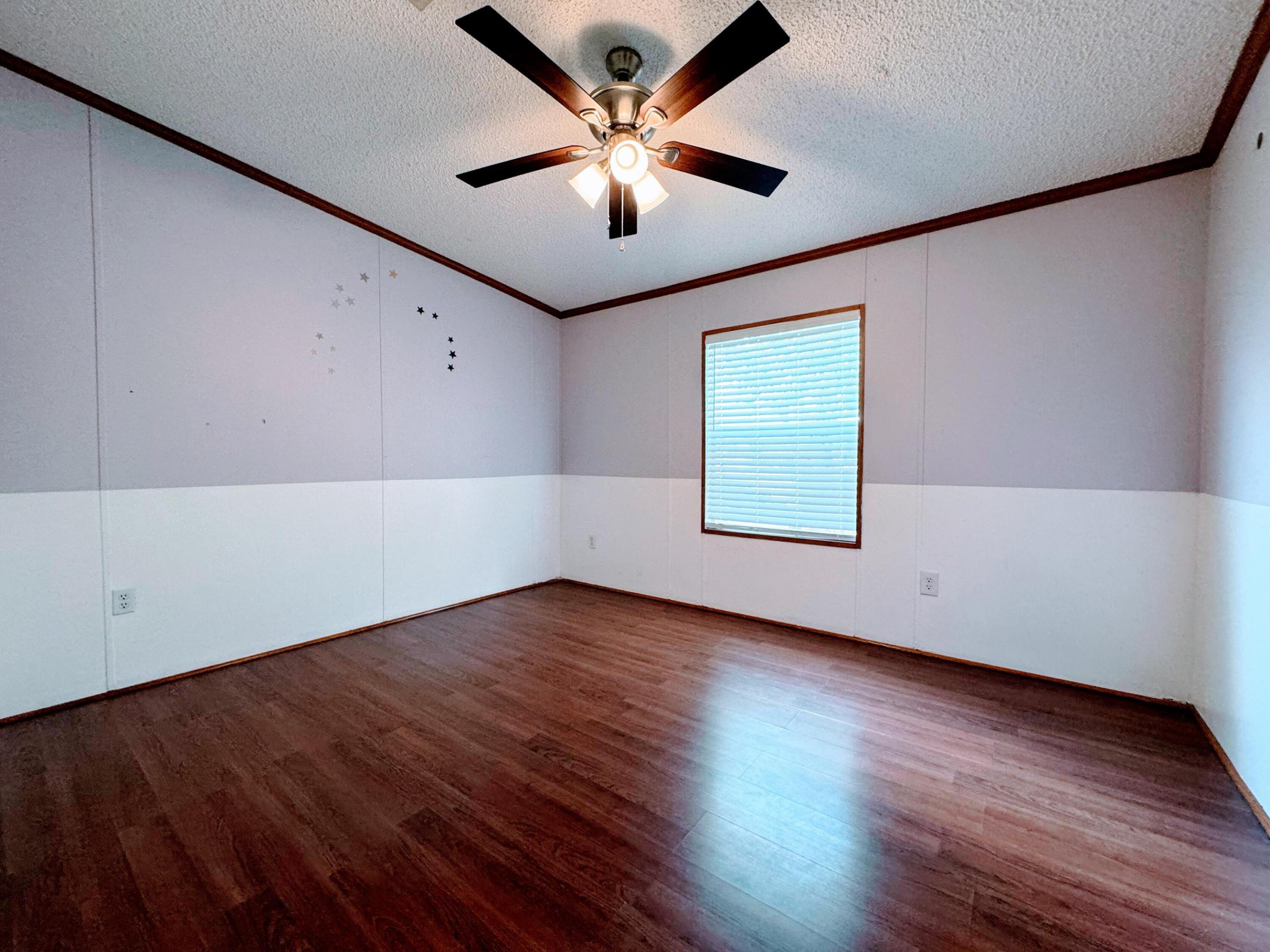 WATERGATE MOBILE HOME - Residential