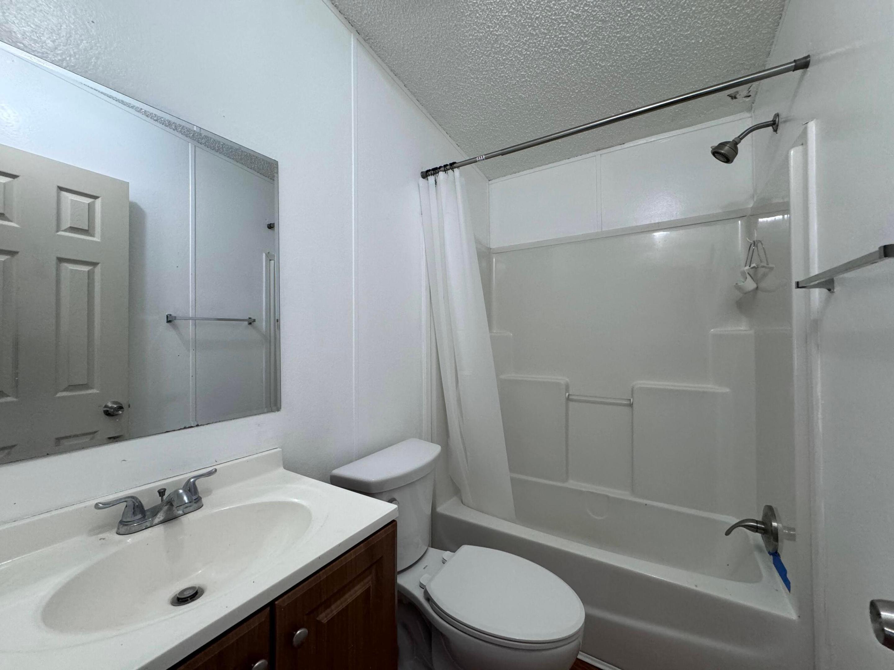 WATERGATE MOBILE HOME - Residential