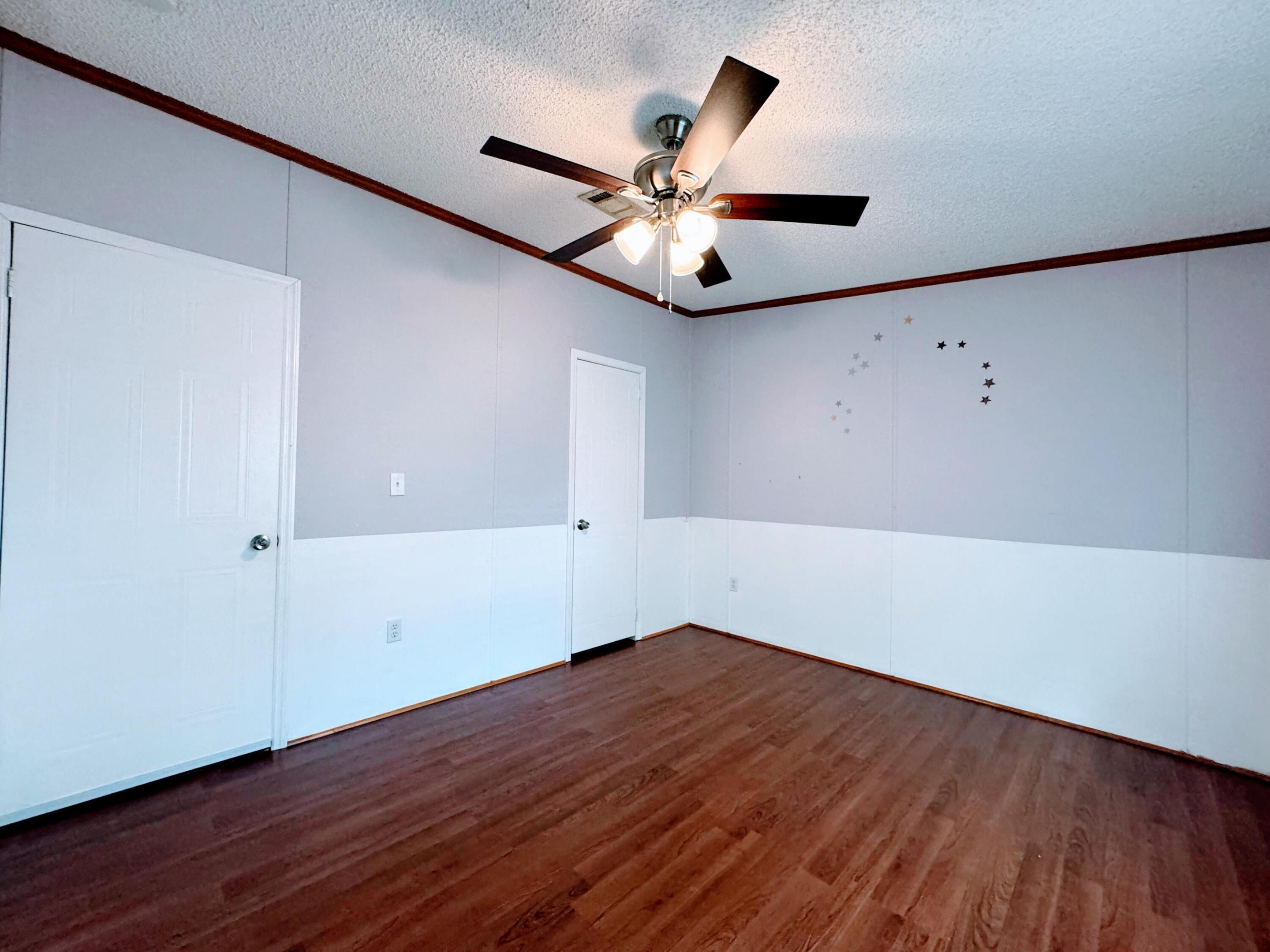 WATERGATE MOBILE HOME - Residential