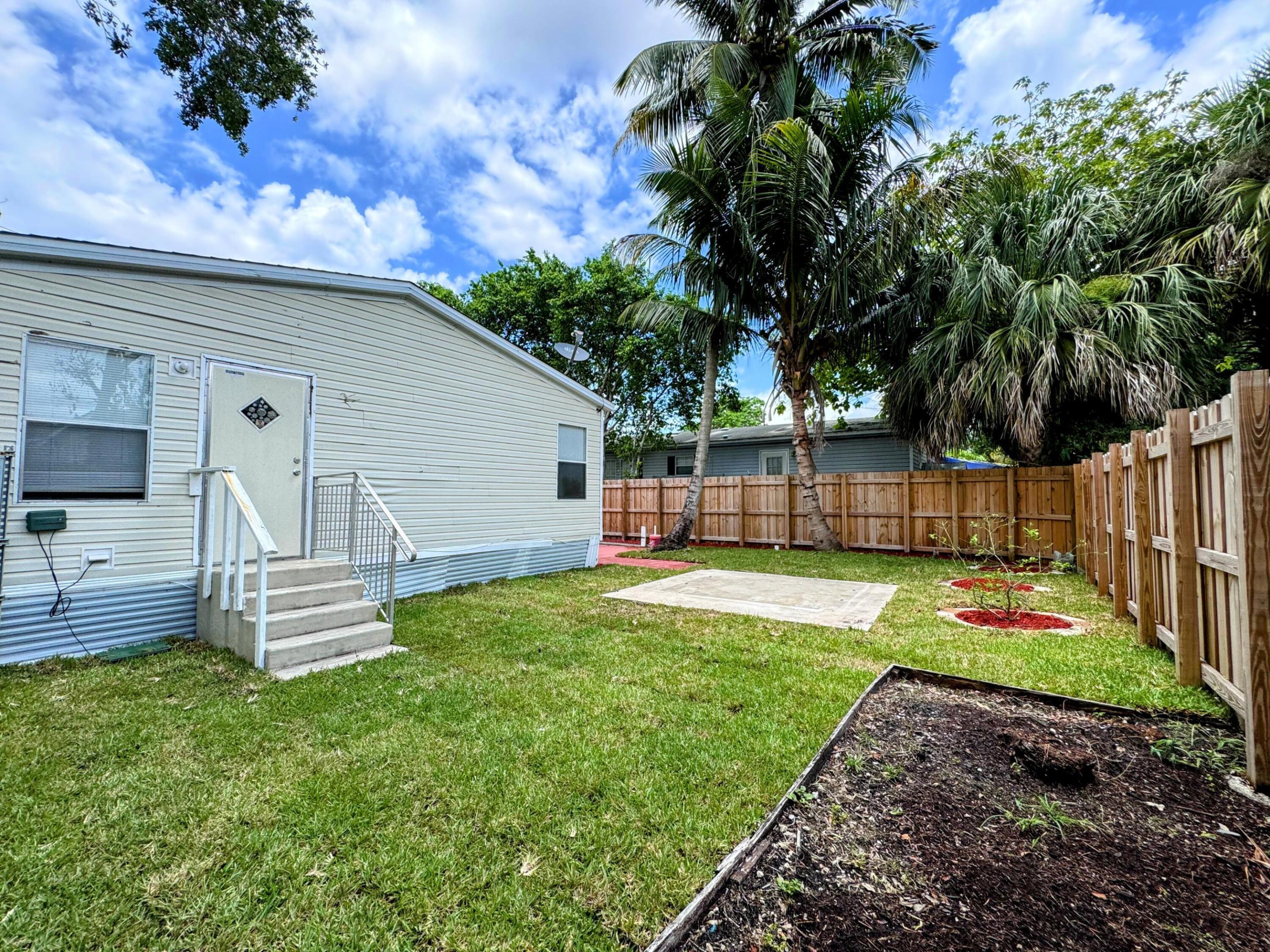 WATERGATE MOBILE HOME - Residential