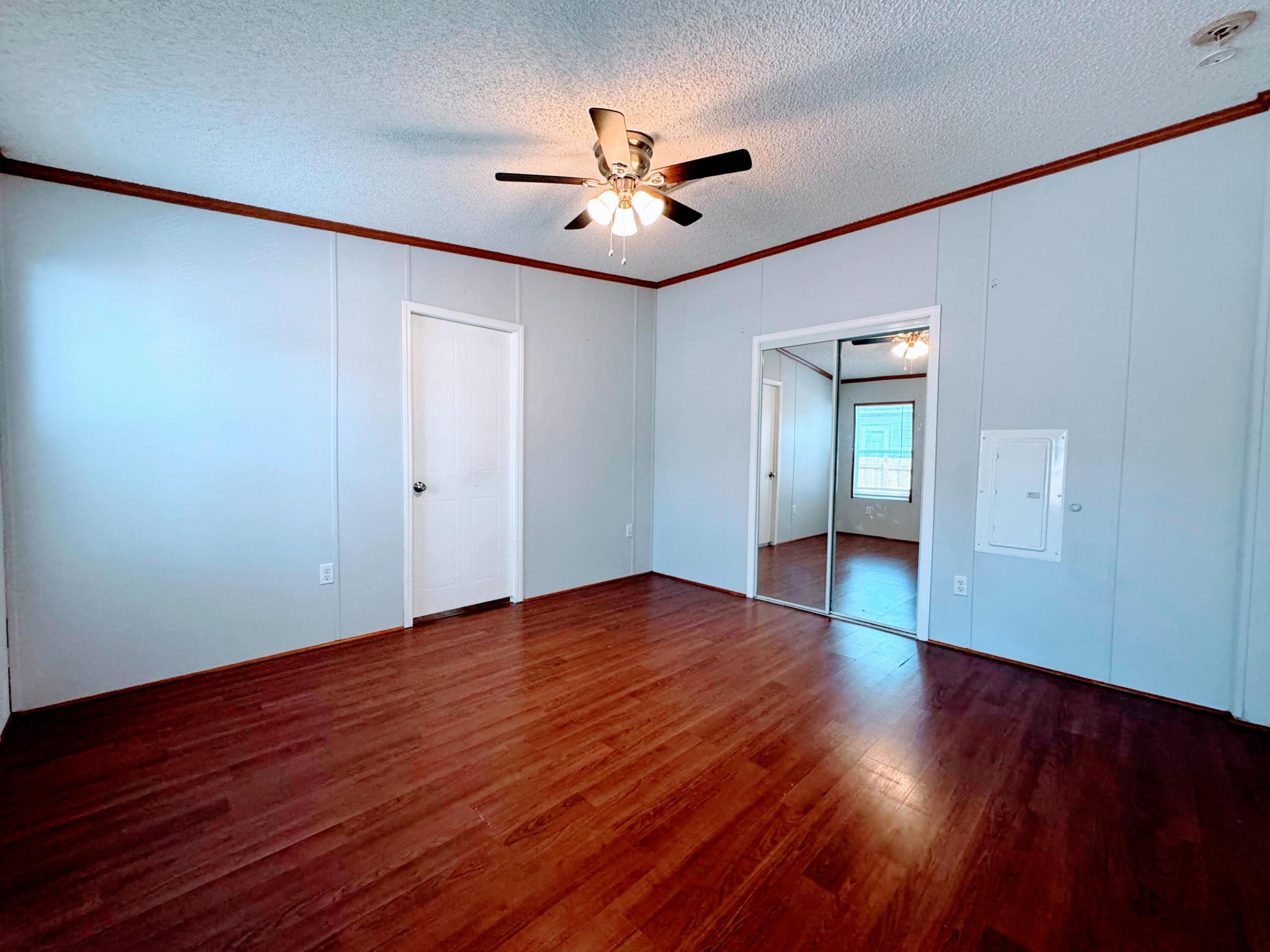 WATERGATE MOBILE HOME - Residential