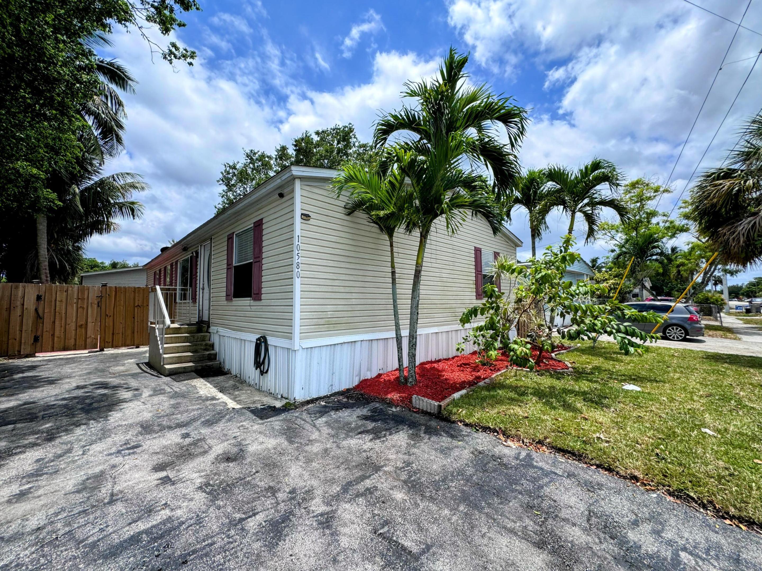 WATERGATE MOBILE HOME - Residential