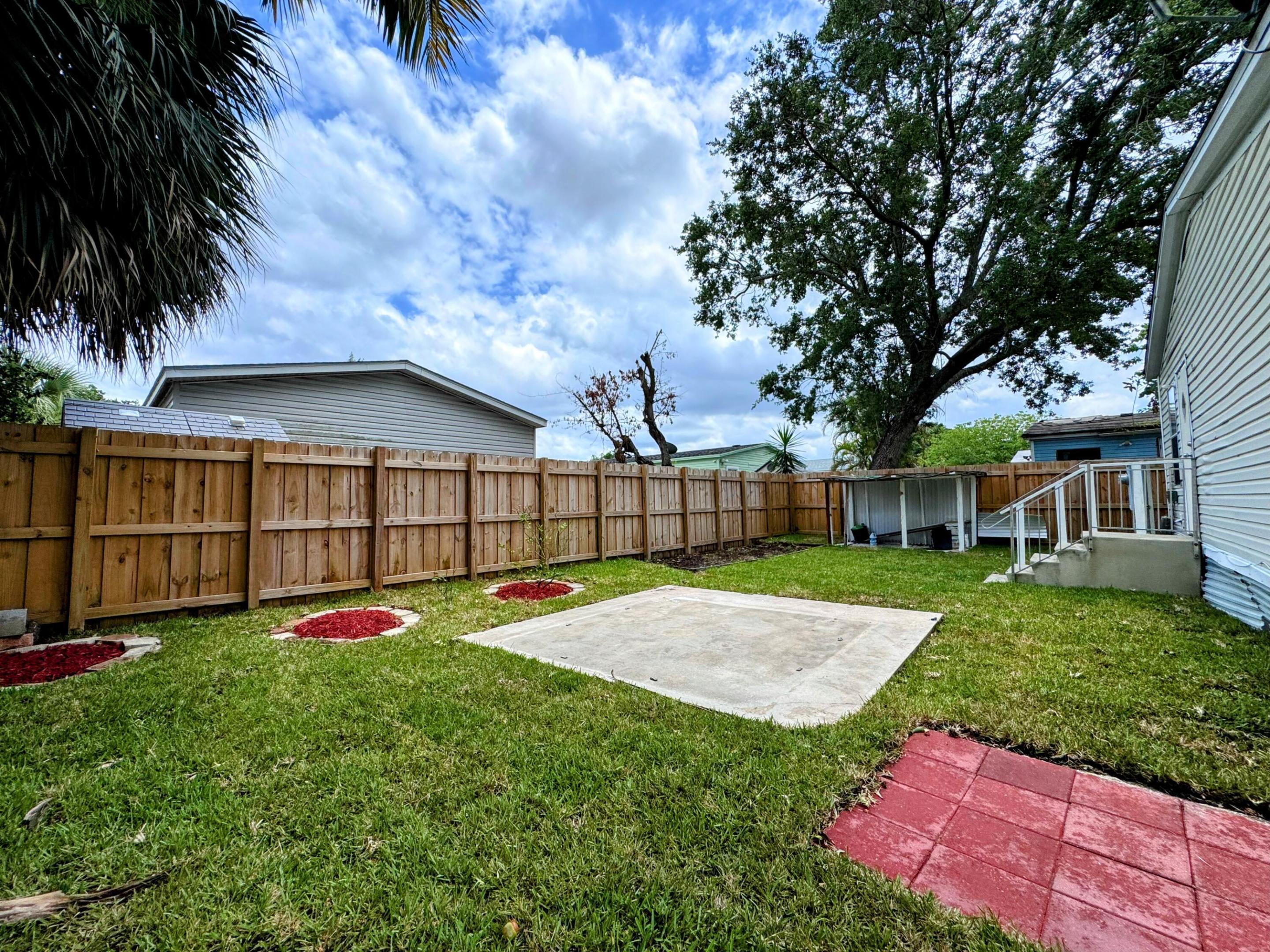 WATERGATE MOBILE HOME - Residential
