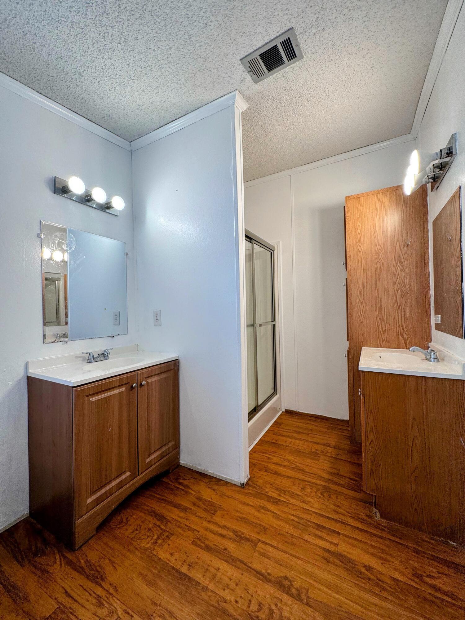WATERGATE MOBILE HOME - Residential