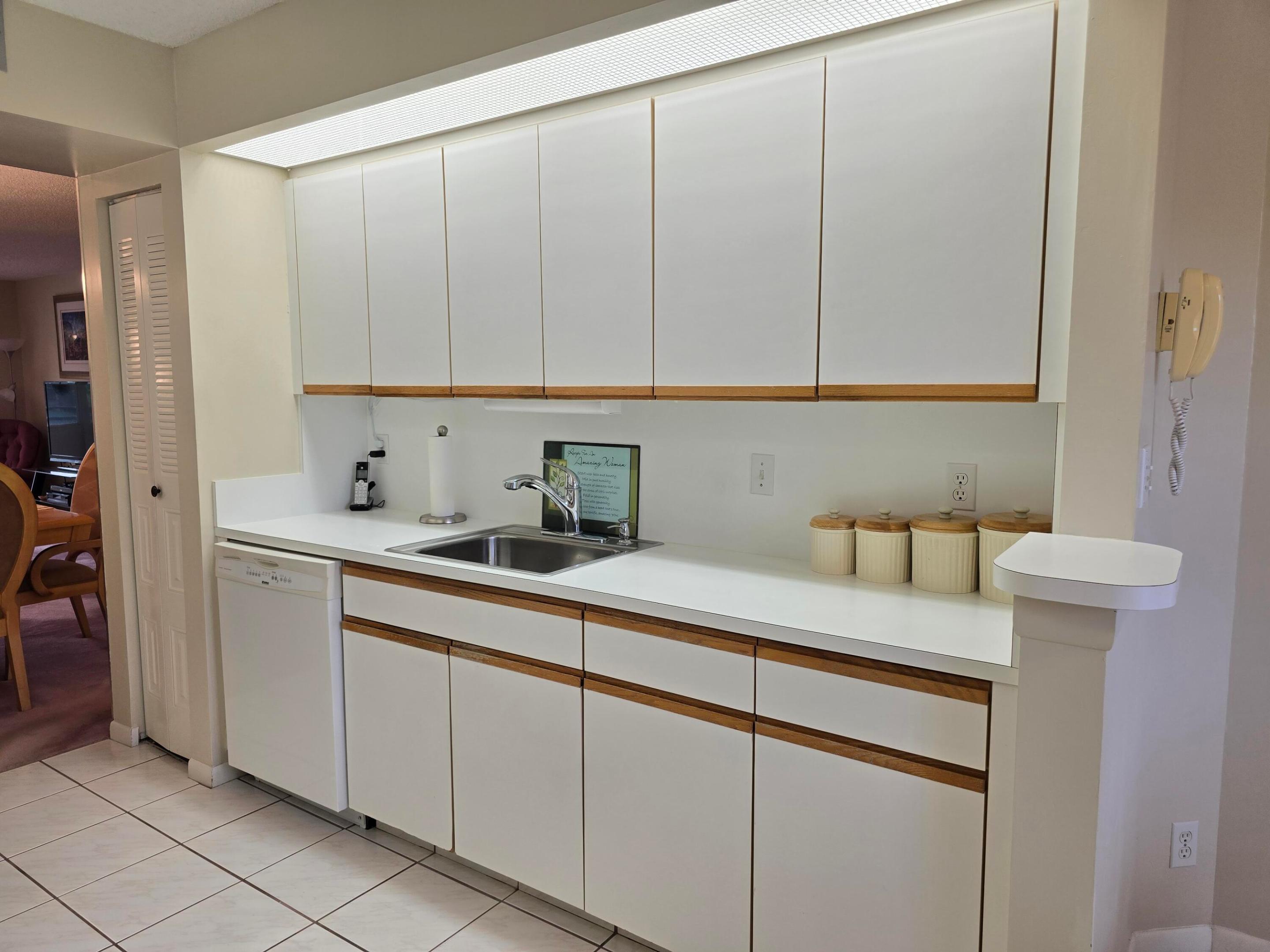 ELEUTHERA VILLAGE B CONDO - Residential