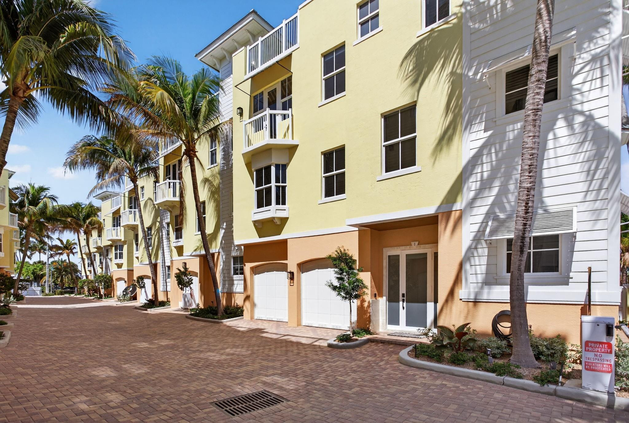 LAUDERDALE BY THE SEA - Residential