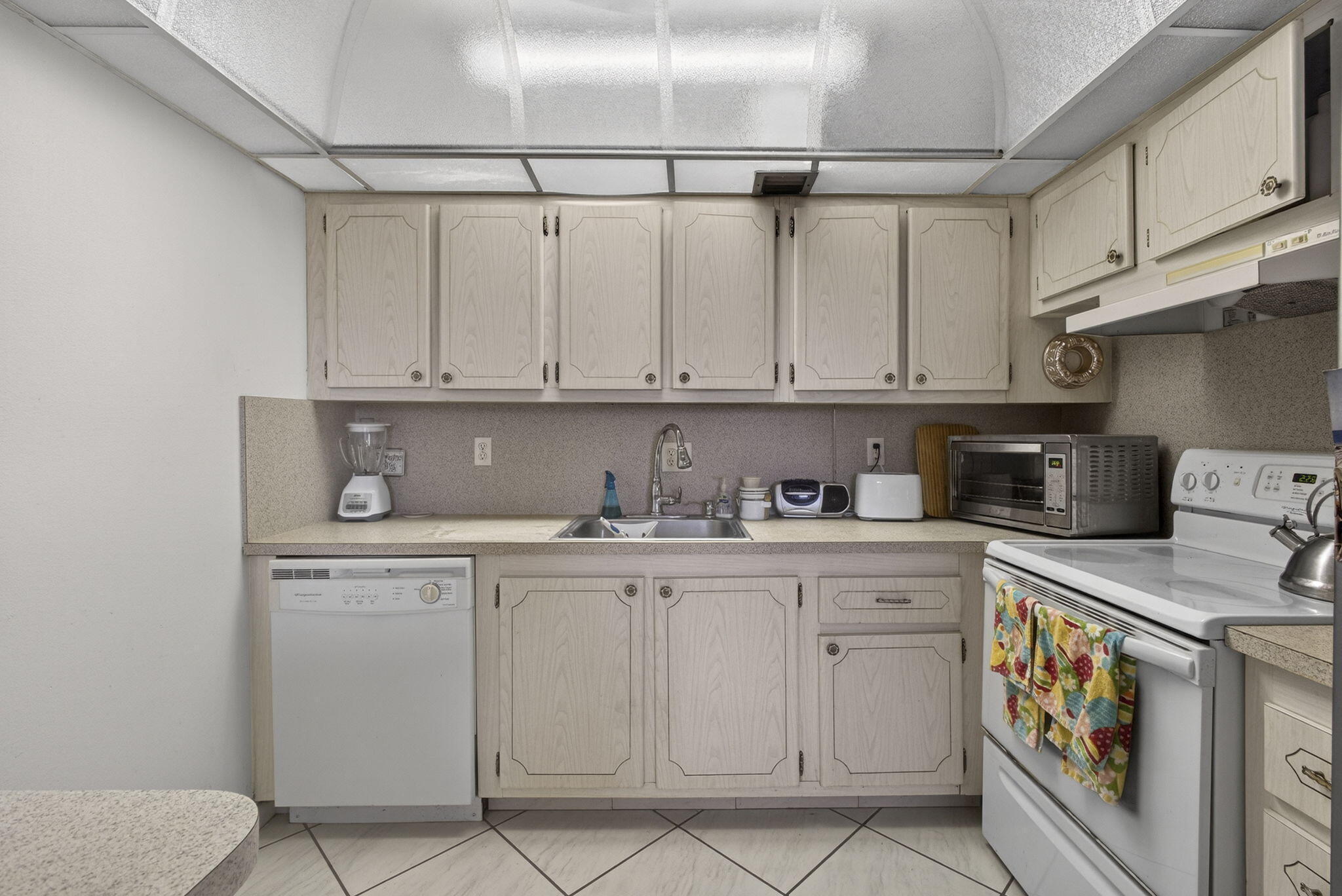 WELLINGTON CONDOS - Residential