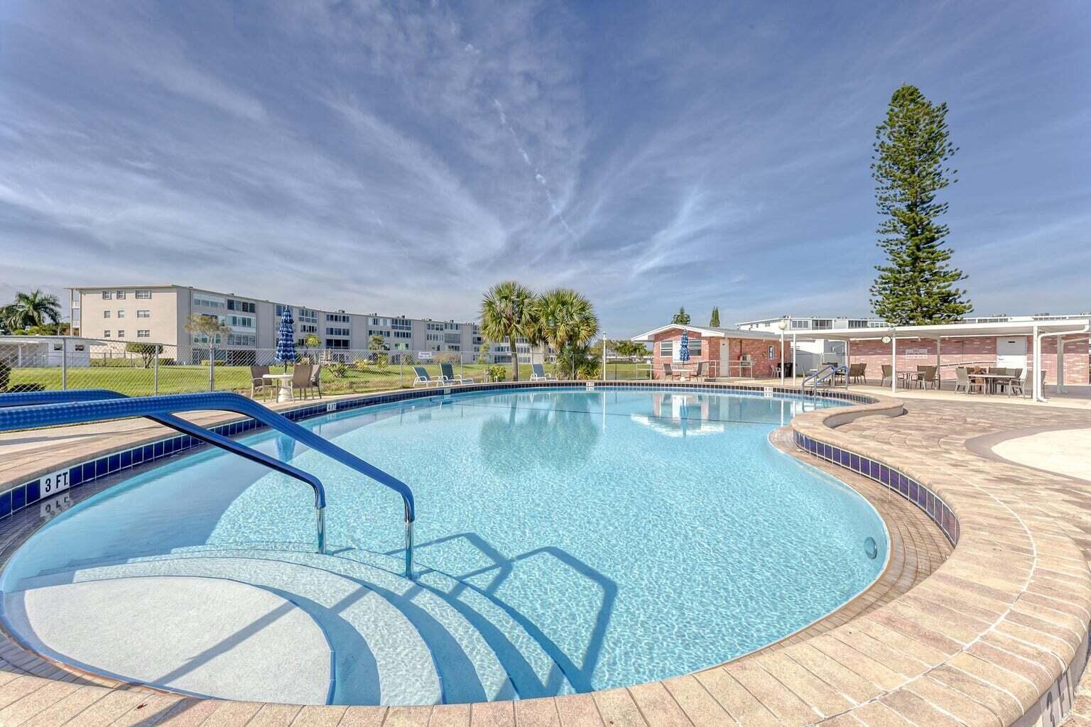 WELLINGTON CONDOS - Residential