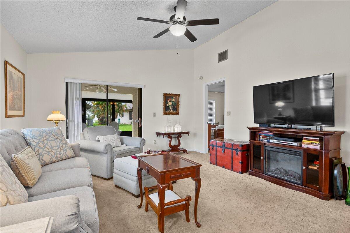 SUMMIT PINES UNIT 4 - Residential