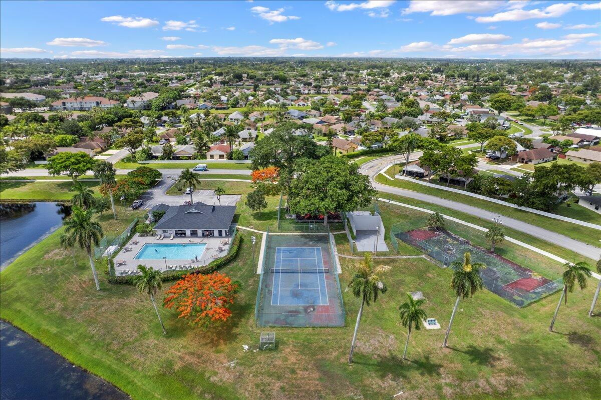 SUMMIT PINES UNIT 4 - Residential