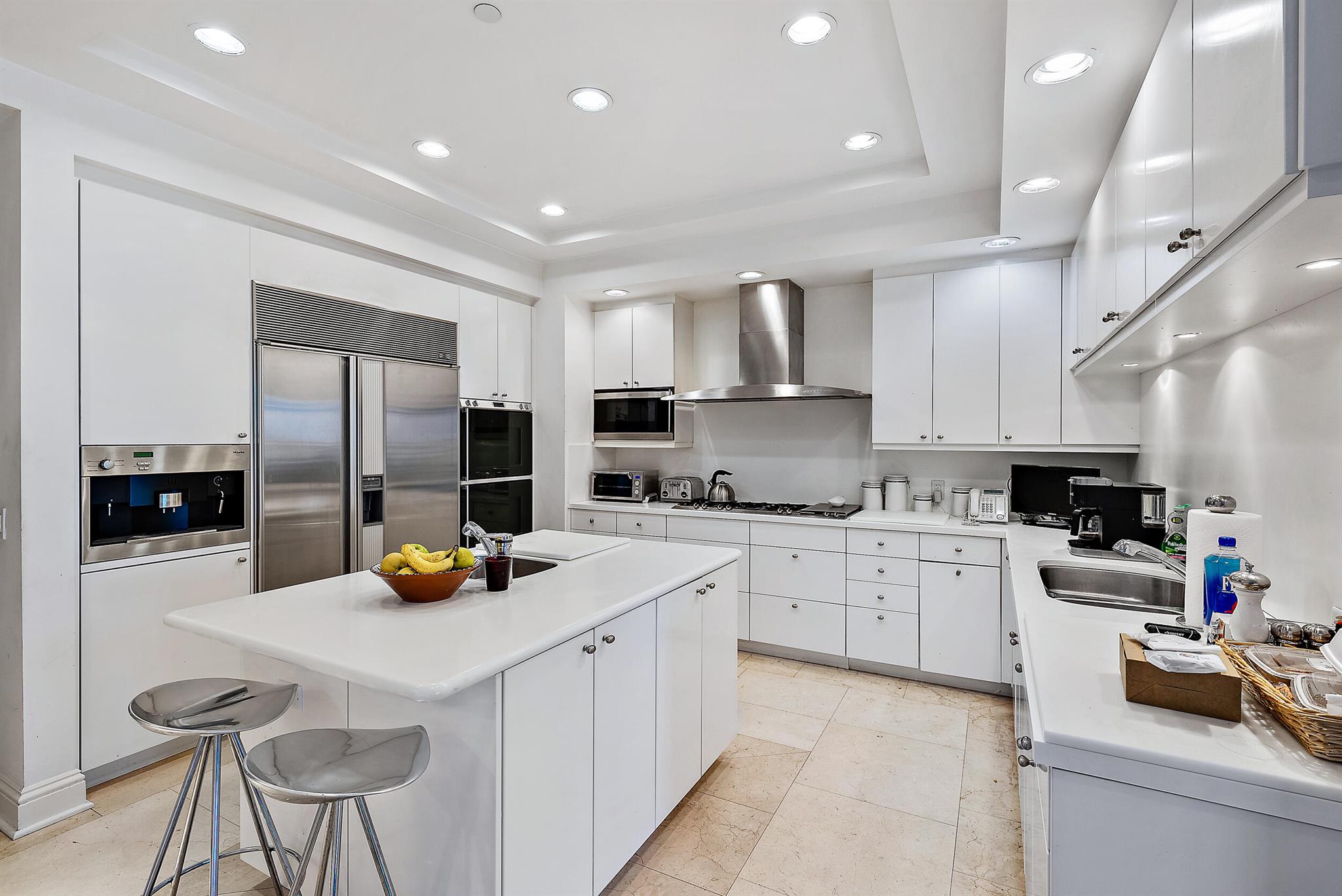 ONE WATERMARK PLACE OF THE PALM BEACHES - Residential