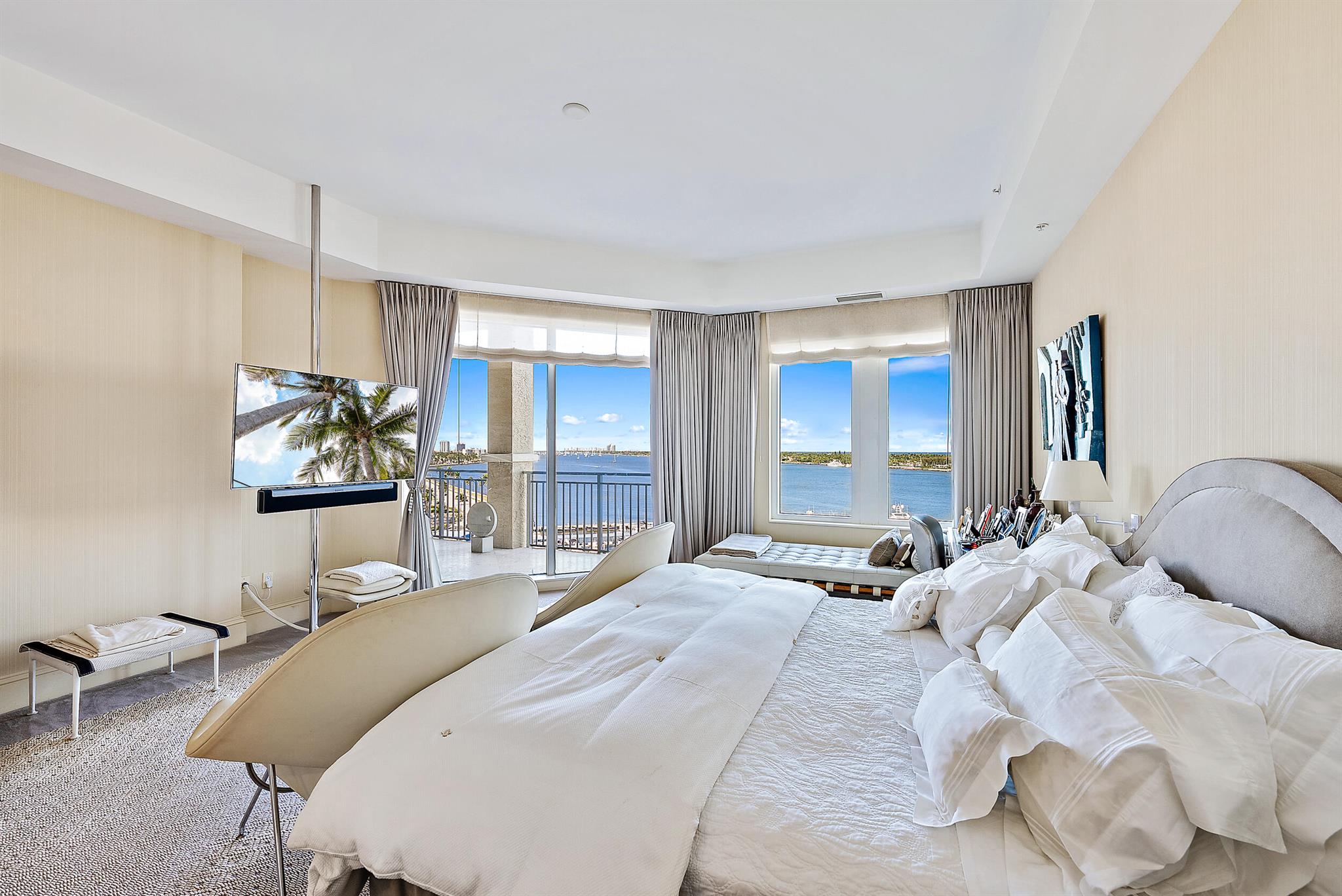 ONE WATERMARK PLACE OF THE PALM BEACHES - Residential