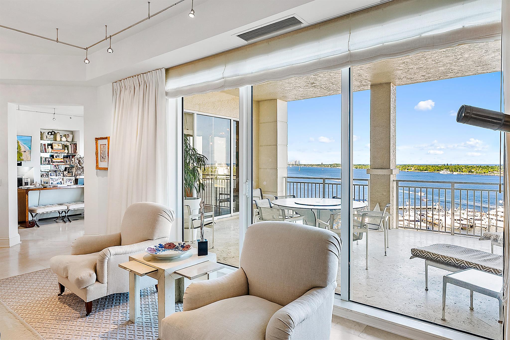 ONE WATERMARK PLACE OF THE PALM BEACHES - Residential