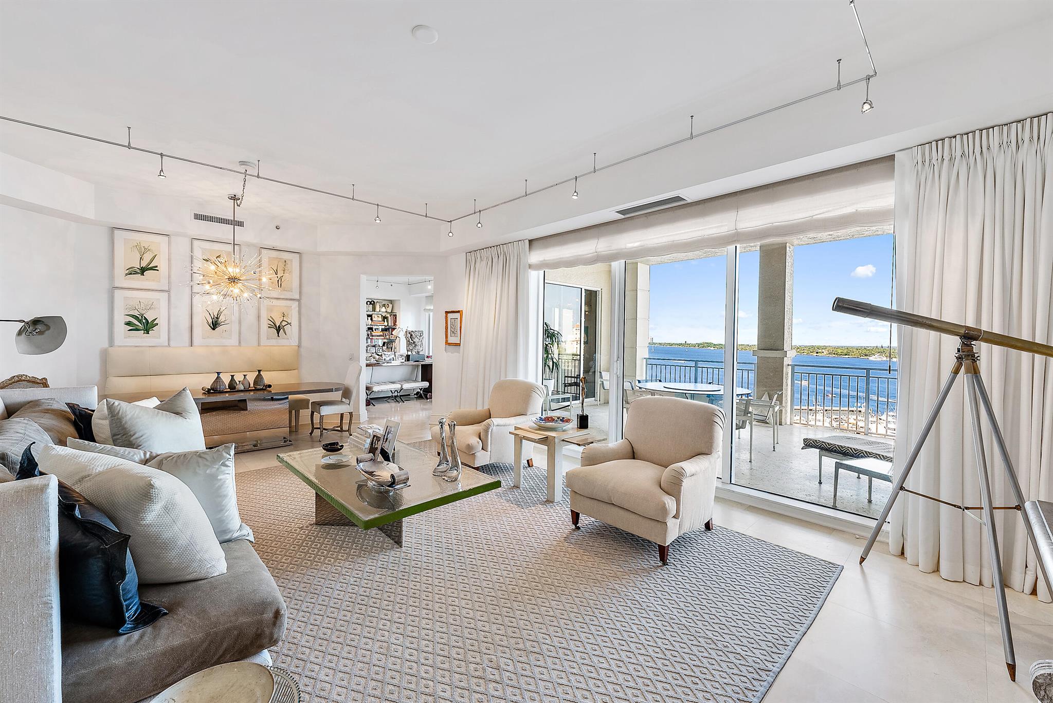 ONE WATERMARK PLACE OF THE PALM BEACHES - Residential