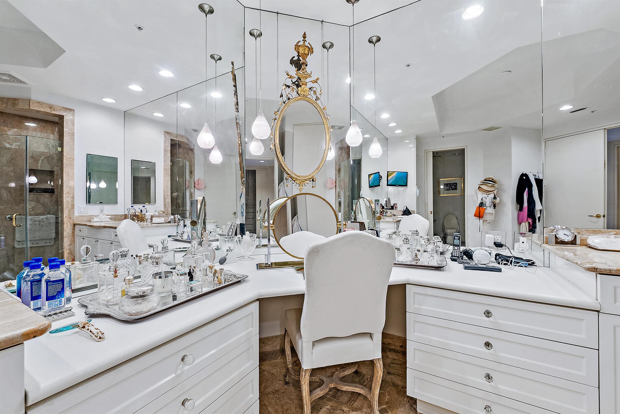 ONE WATERMARK PLACE OF THE PALM BEACHES - Residential