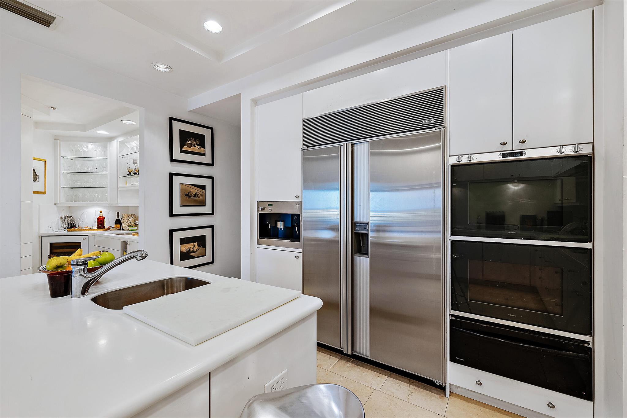 ONE WATERMARK PLACE OF THE PALM BEACHES - Residential