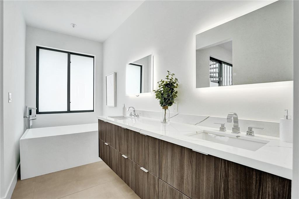 COLEE HAMMOCK - Residential Lease