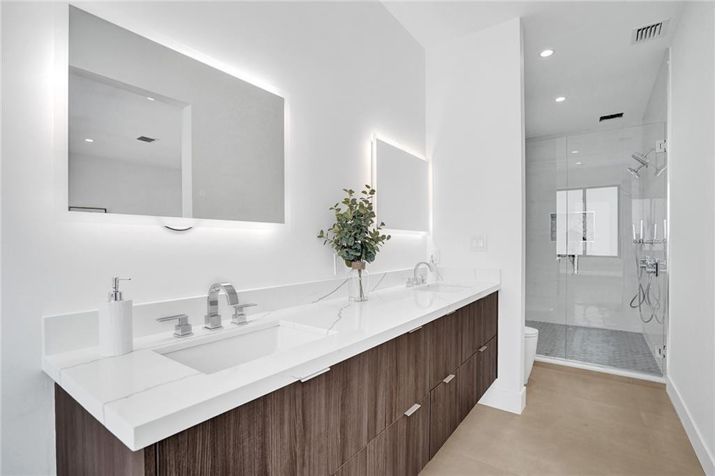 COLEE HAMMOCK - Residential Lease