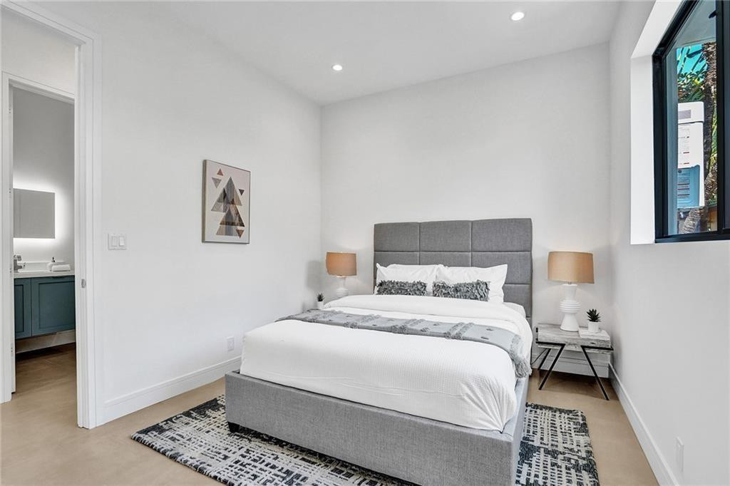 COLEE HAMMOCK - Residential Lease