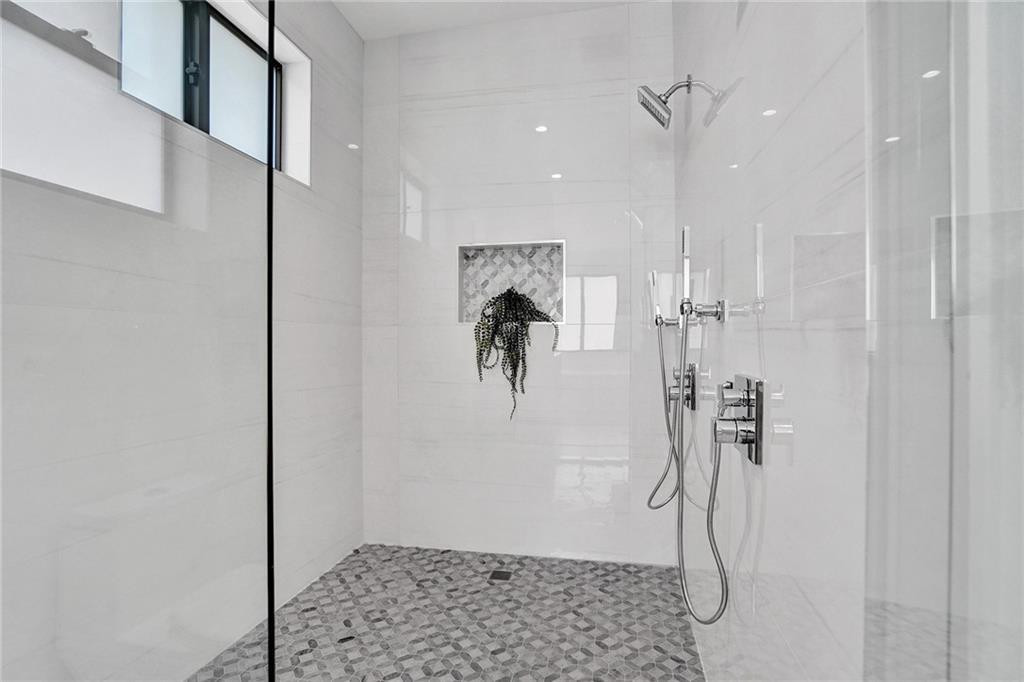 COLEE HAMMOCK - Residential Lease