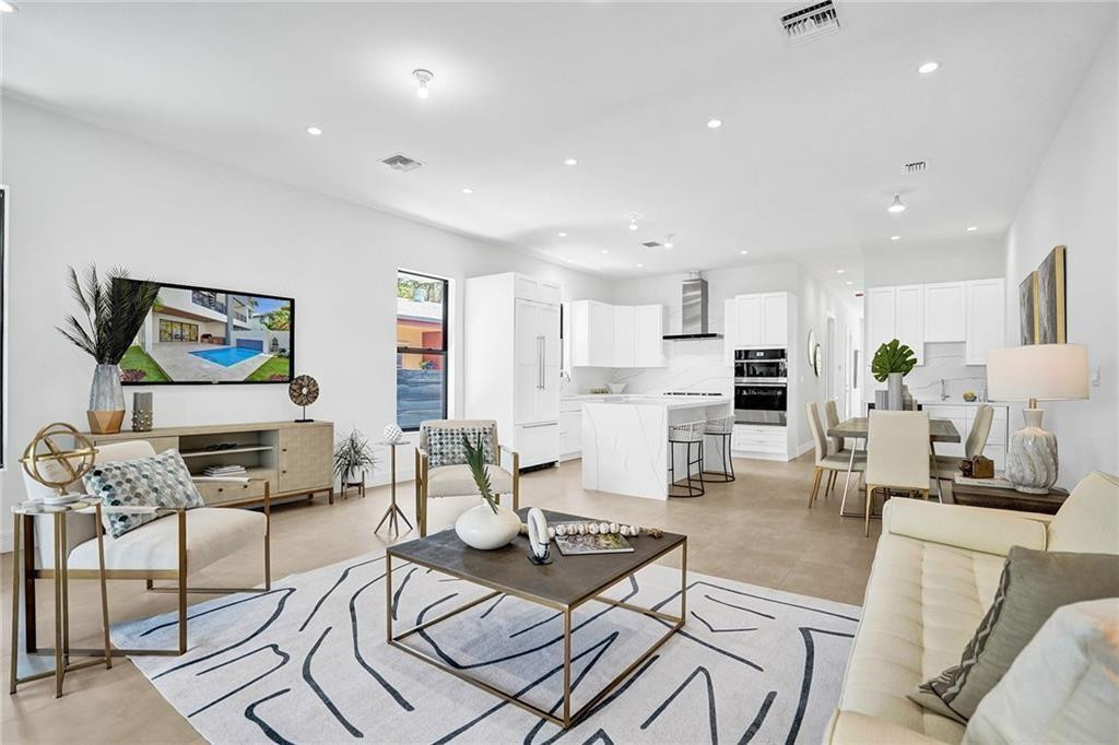 COLEE HAMMOCK - Residential Lease