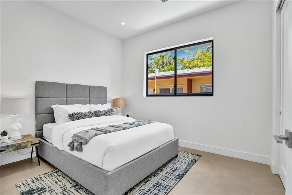 COLEE HAMMOCK - Residential Lease
