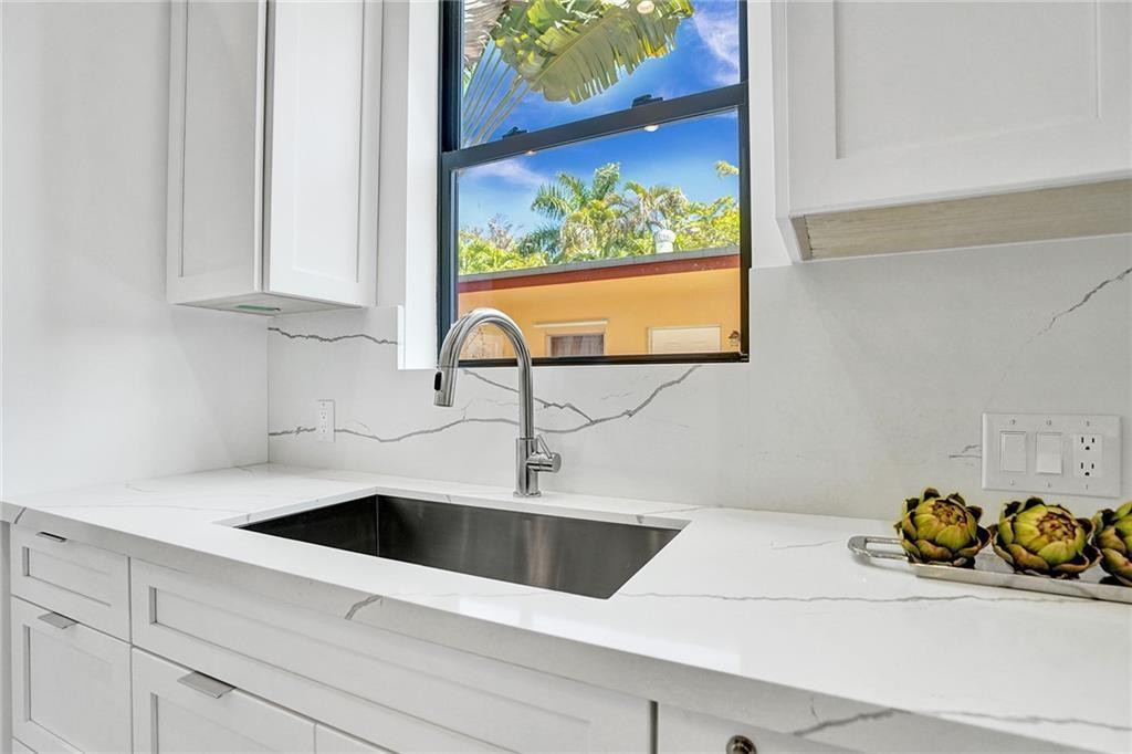 COLEE HAMMOCK - Residential Lease