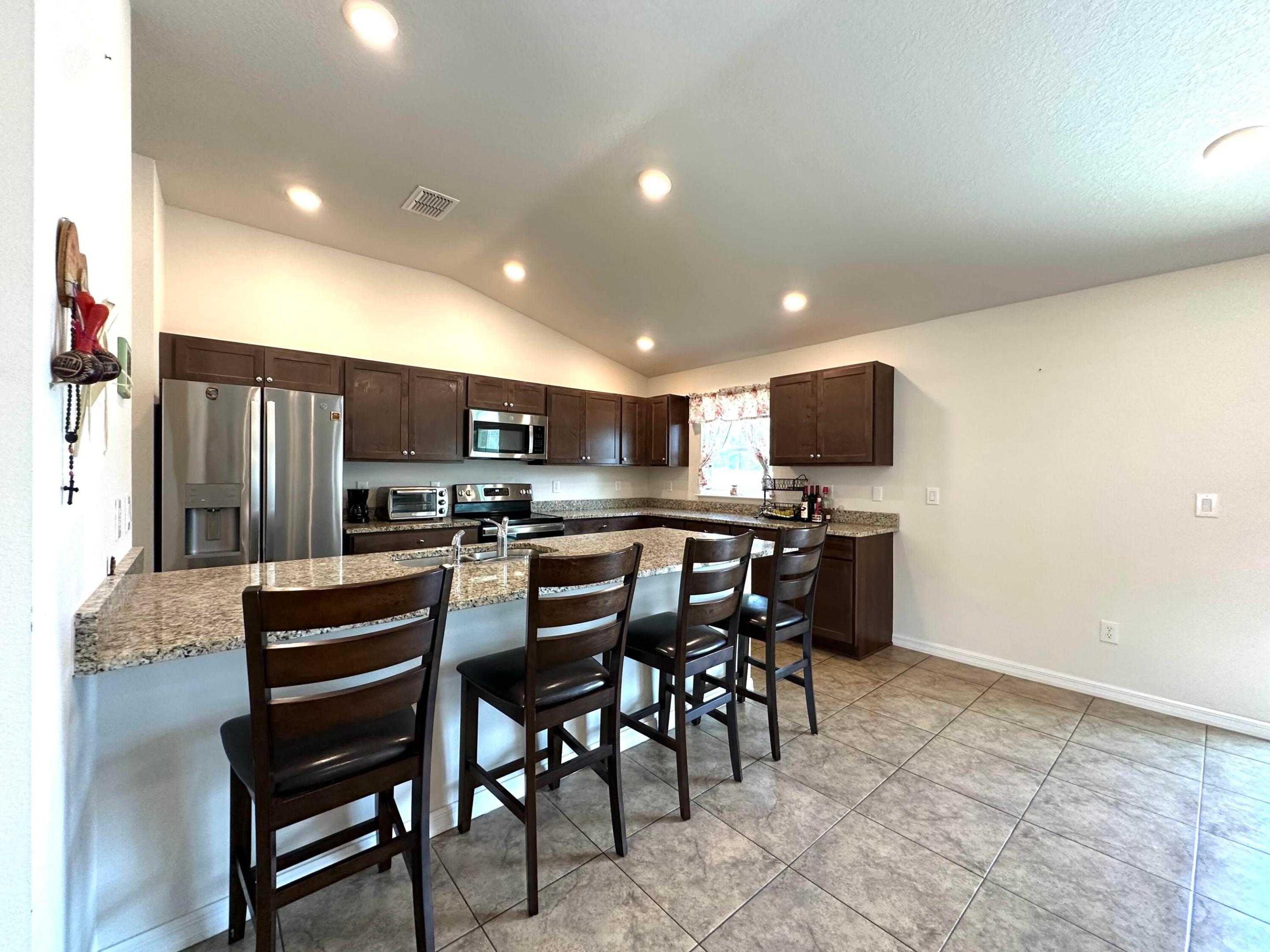 MARION OAKS - Residential