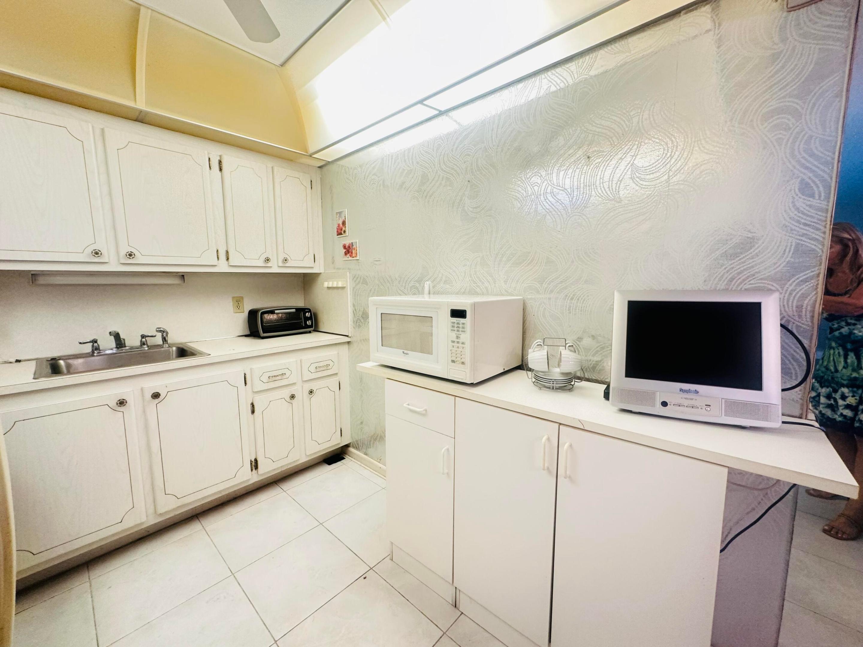 FARNHAM N CONDO - Residential