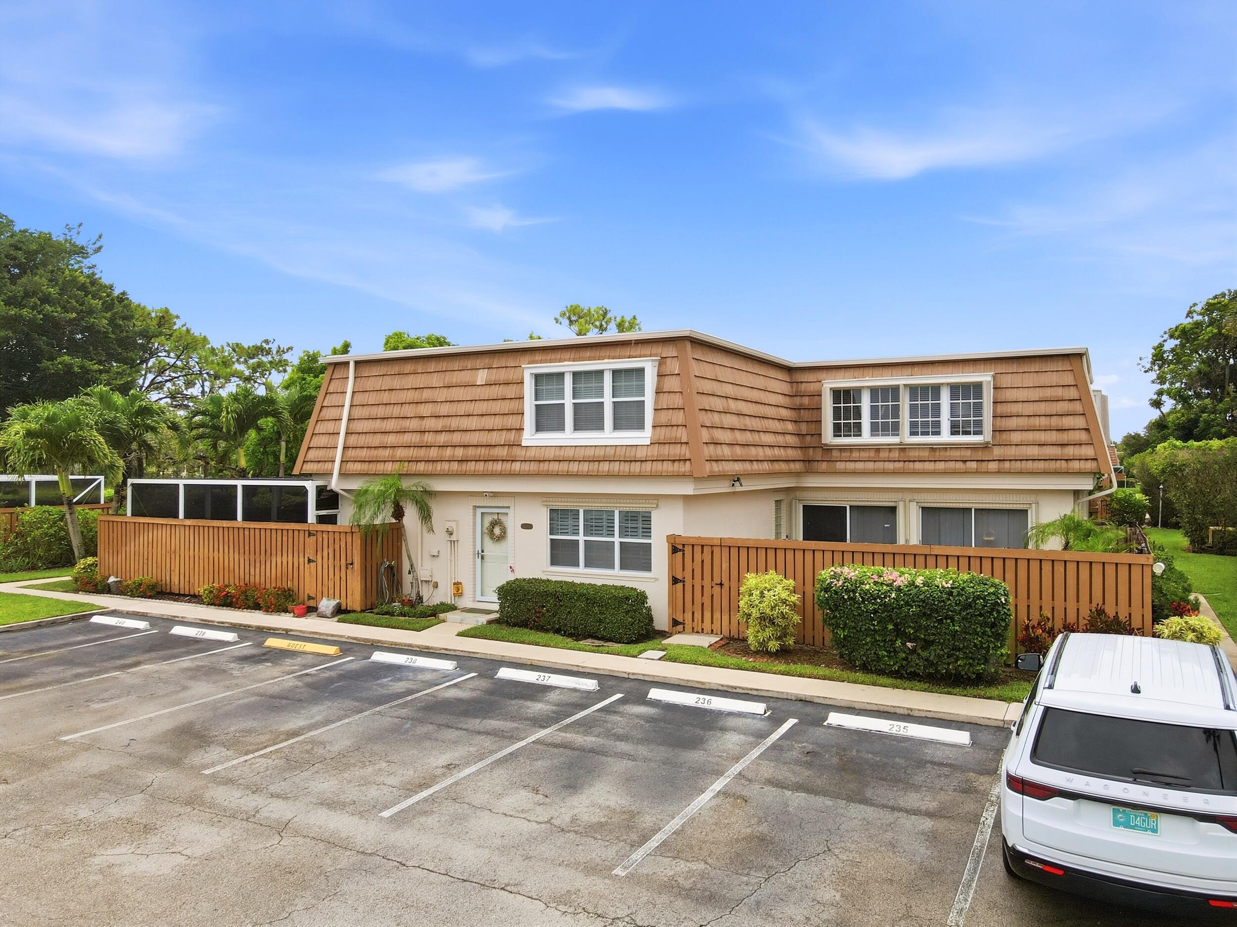 WINCHESTER COURT - Residential