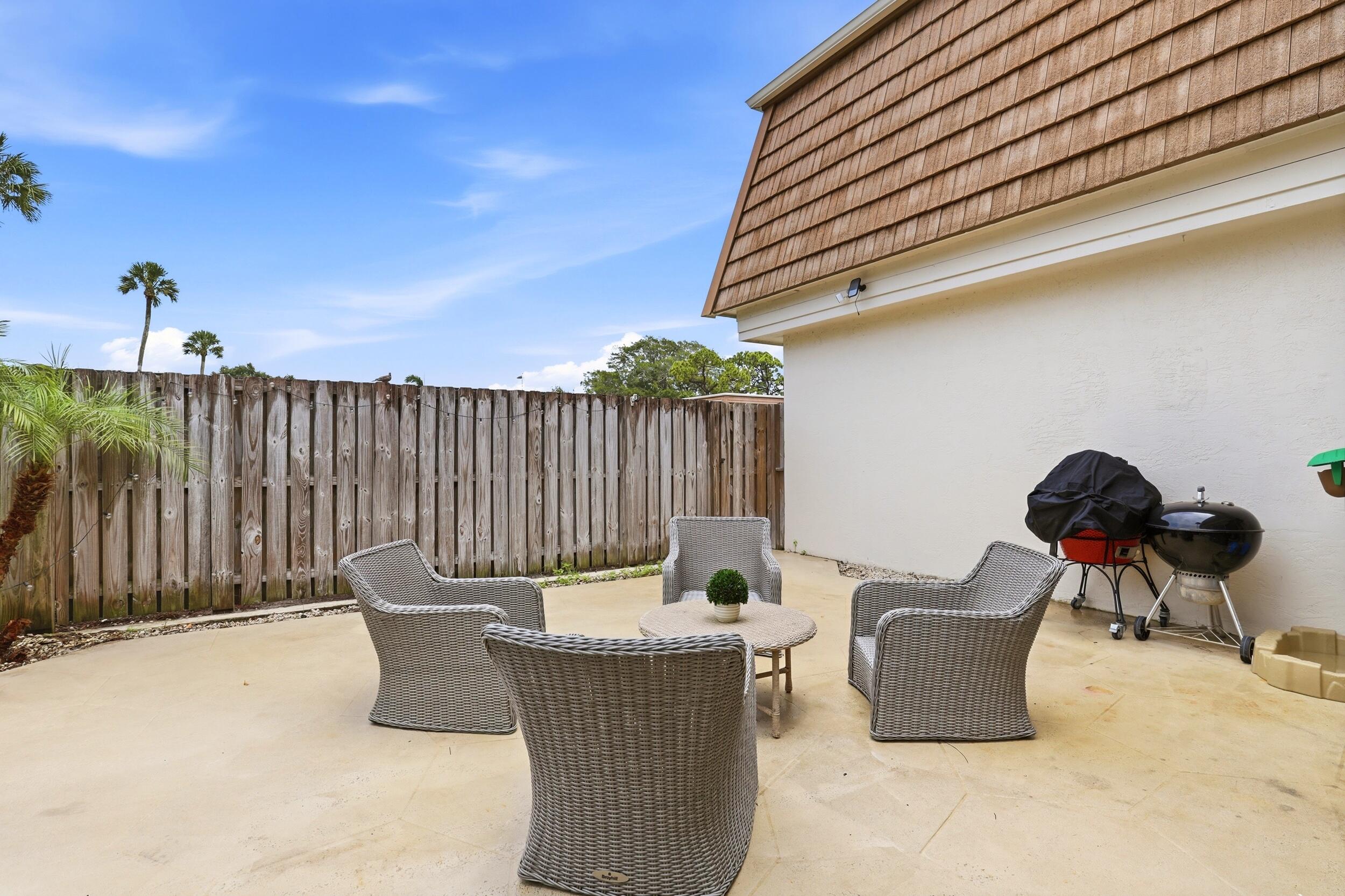 WINCHESTER COURT - Residential