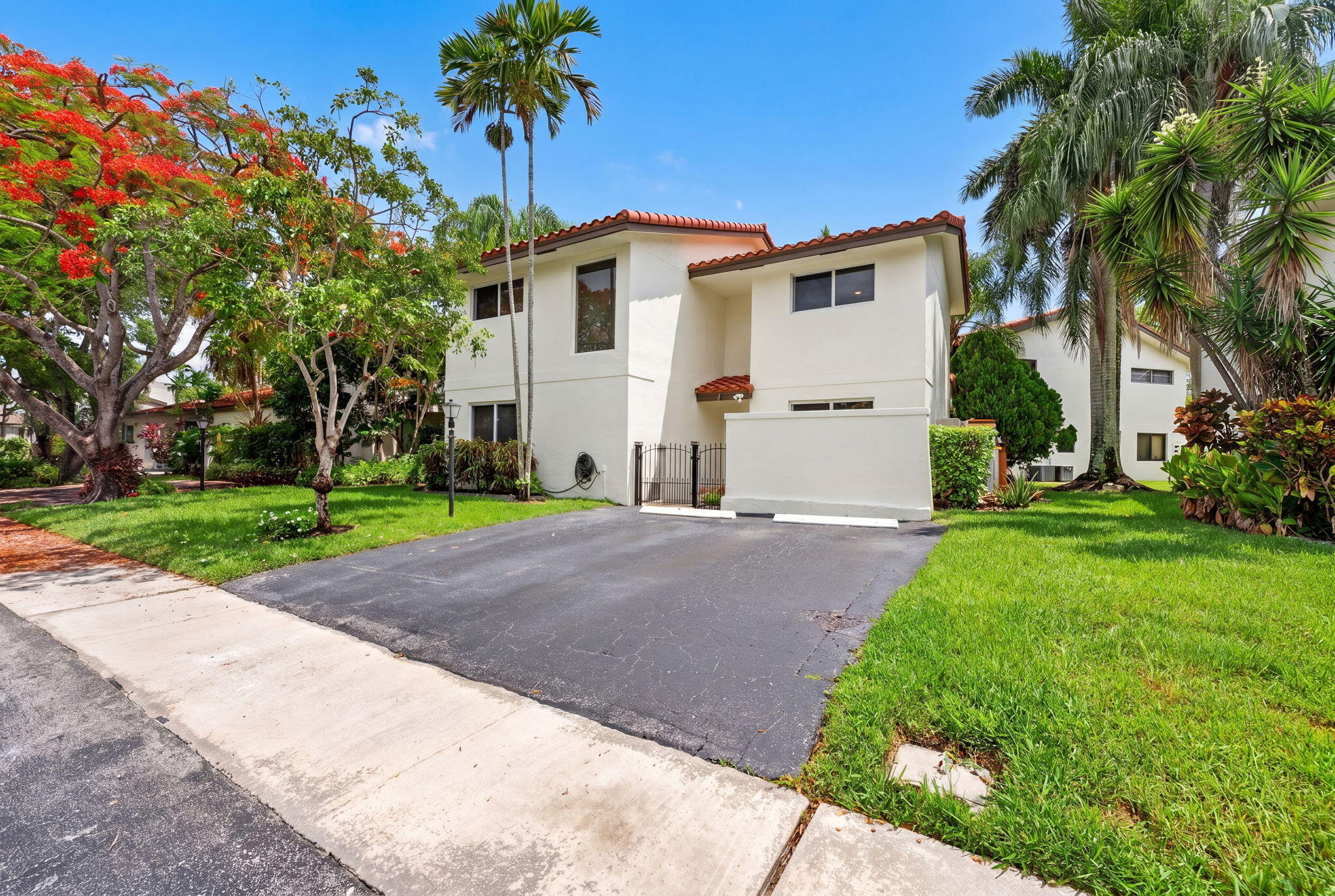 JOSE CRESPO TRACTS - Residential