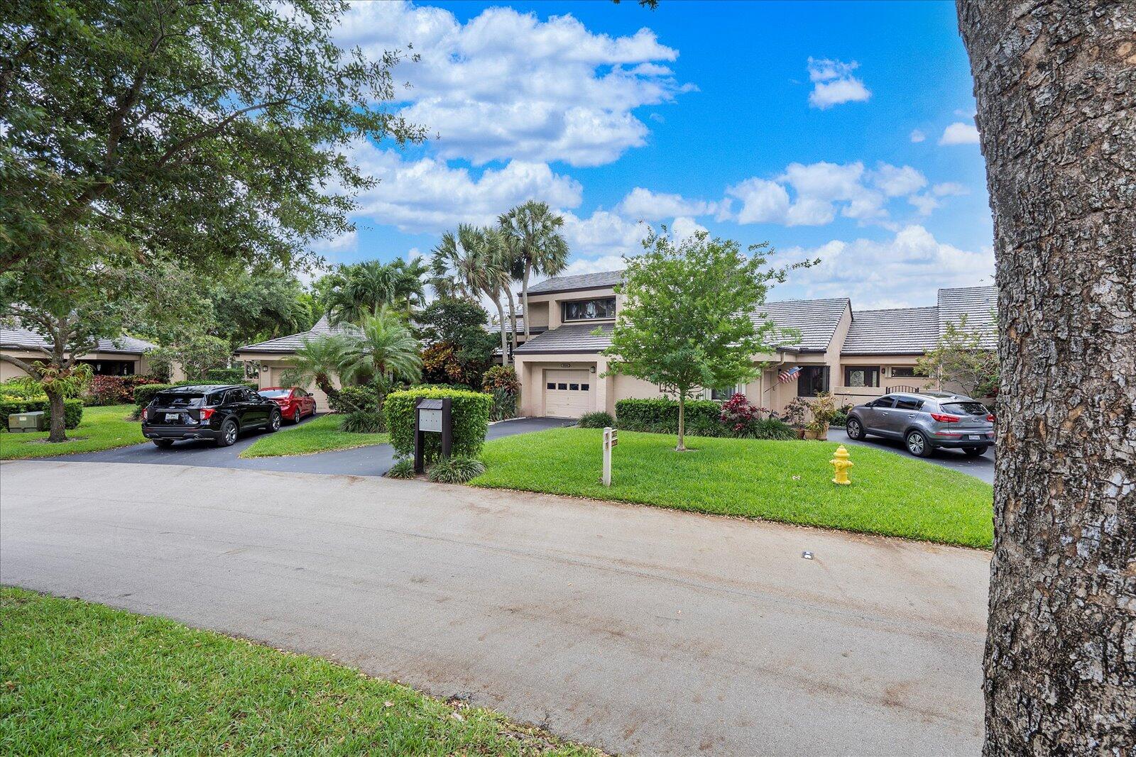 *STUNNING 2/2.5 LOCATED IN PRESTIGIOUS CHELSEA I @ JACARANDA. SURROUNDED BY LUSH LANDSCAPING, NEW AC (2024) - NEW PLEX PIPES (2024). WINDING ROADS AND VARIOUS WATERWAYS WHICH GIVE THE COMMUNITY A FEEL OF BEING IN A PARK. TONS OF NATURAL LIGHT FLOWS INTO THIS HOME WITH SOARING CEILINGS AND NEWER PAINT. THE SCREENED- IN PATIO AND OUTDOOR DECK OVERLOOKS THE LAKE. SCREENED IN PATIO. EAT-IN KITCHEN HAS CORION COUNTERTOPS AND UPGRADED CABINETRY. BIG MASTER SUITE HAS NEW FLOORING AND PLANTATION SHUTTERS. WILL NOT LAST*