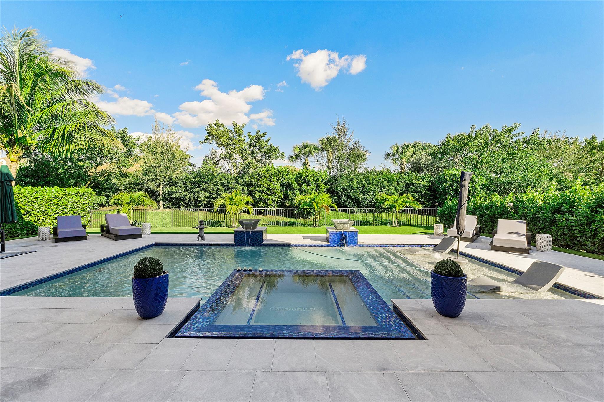 Parkland Bay 183-49 B - Residential