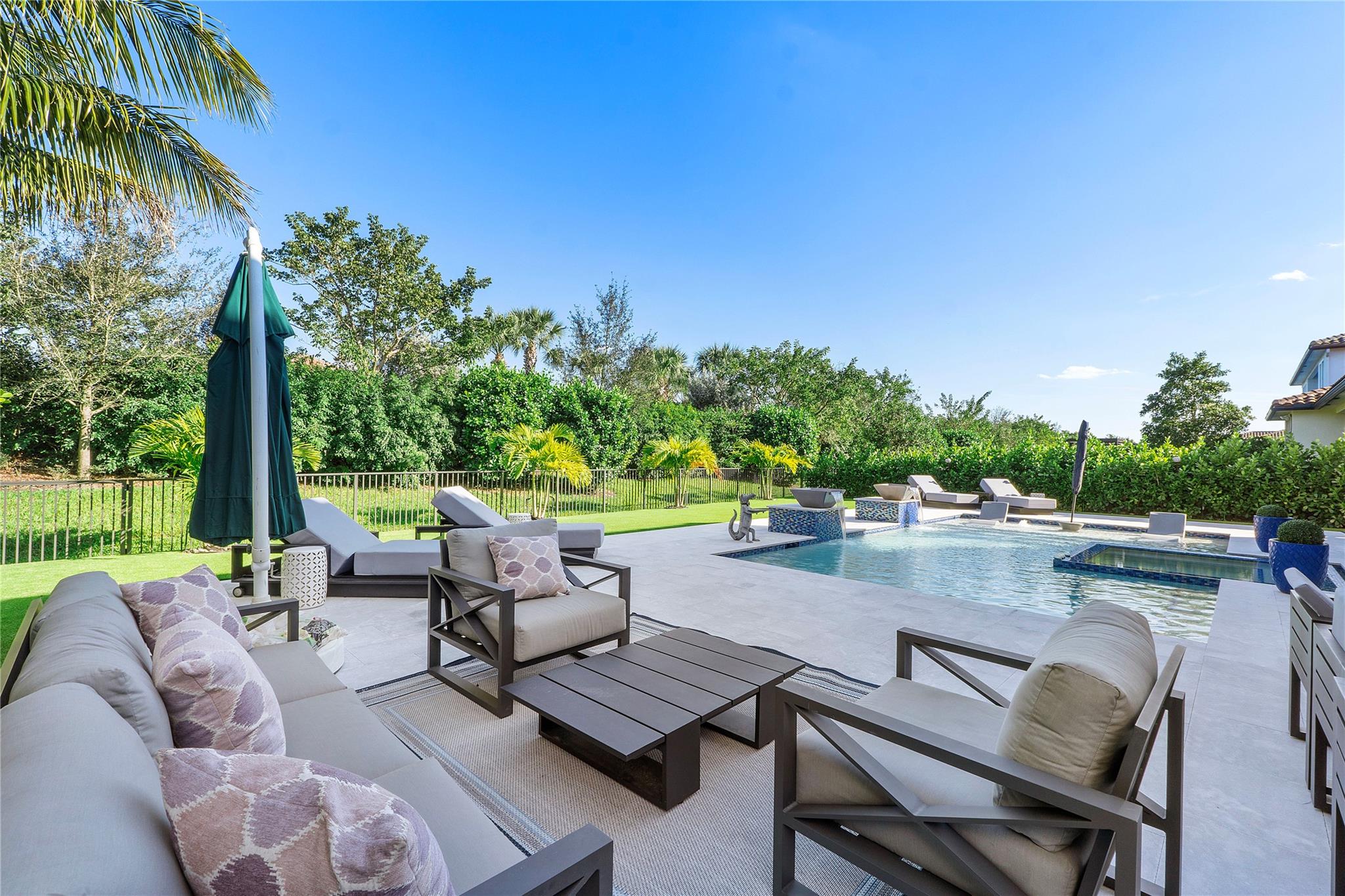 Parkland Bay 183-49 B - Residential