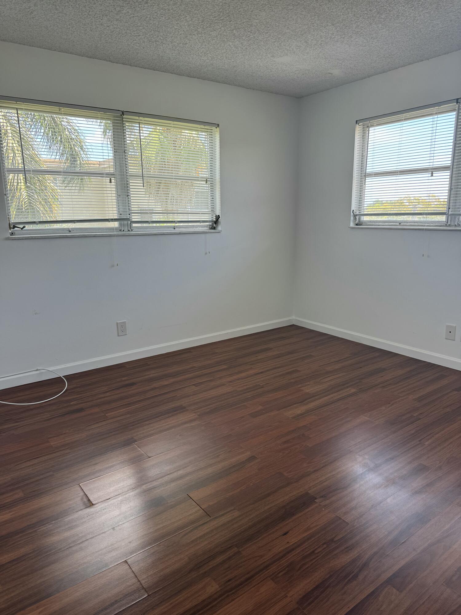 VILLAGE ROYALE GREENWOOD CONDO - Residential